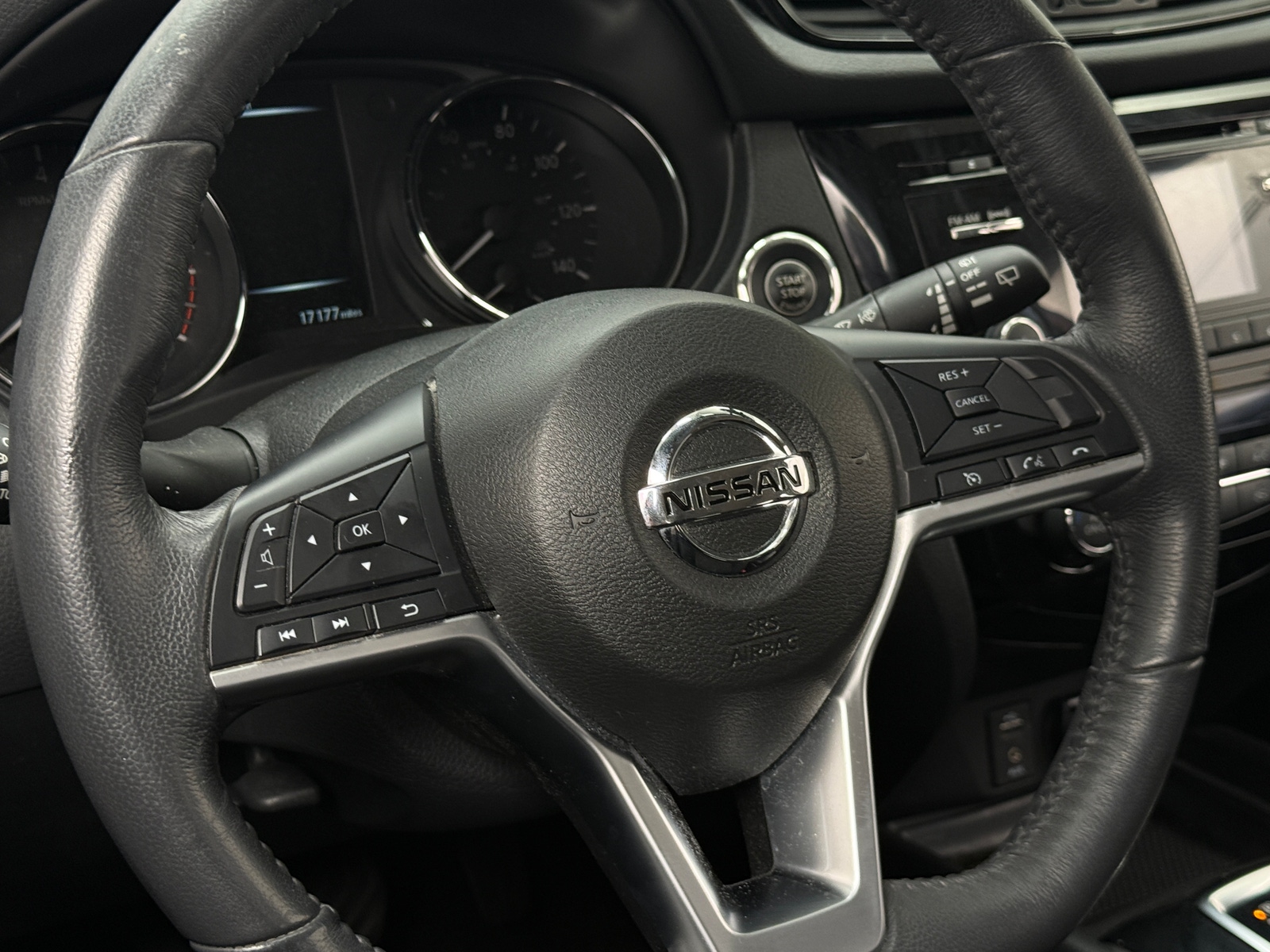 Thumbnail: 2017 Nissan Rogue - 5