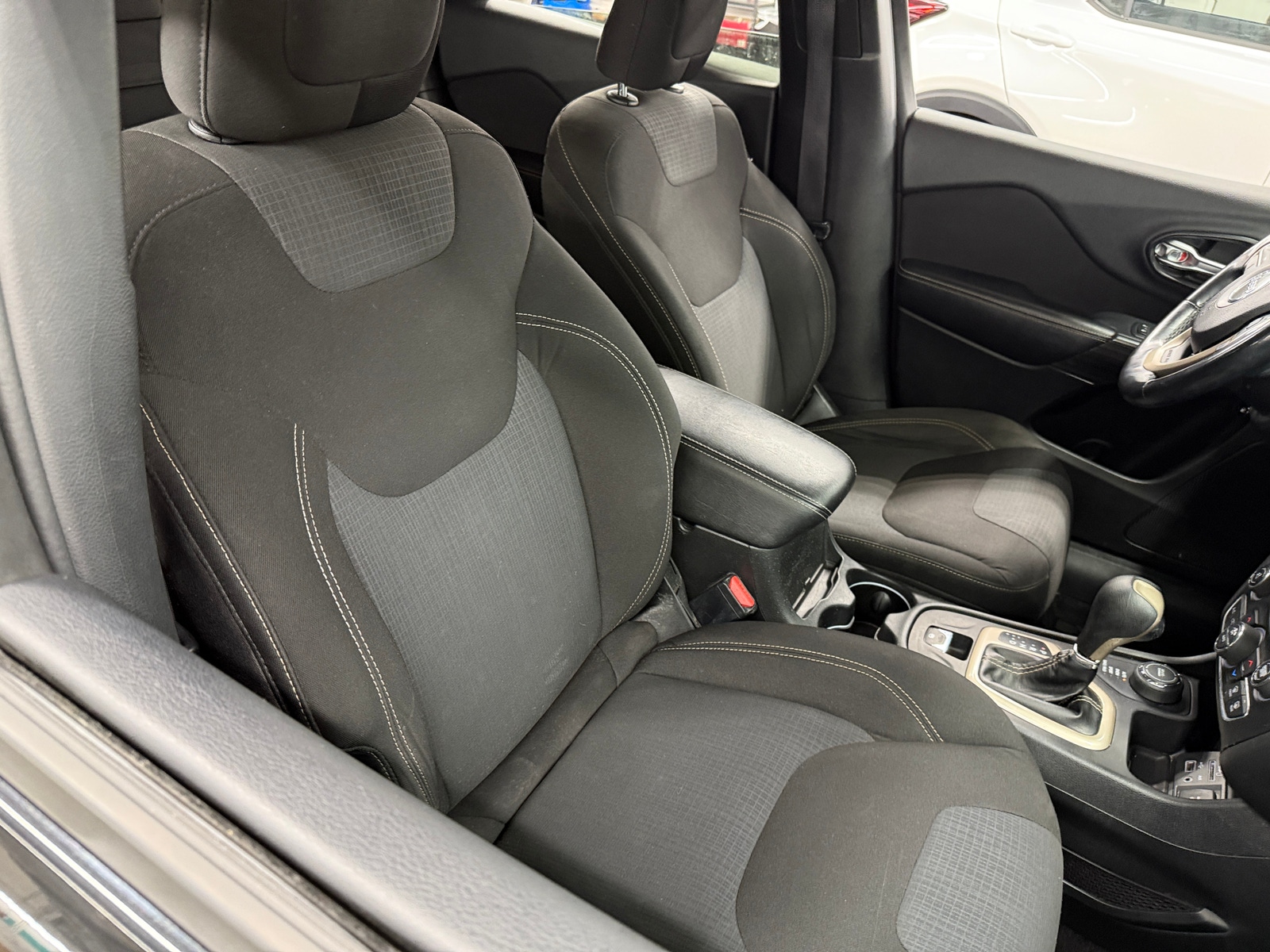 Thumbnail: 2015 Jeep Cherokee - 2