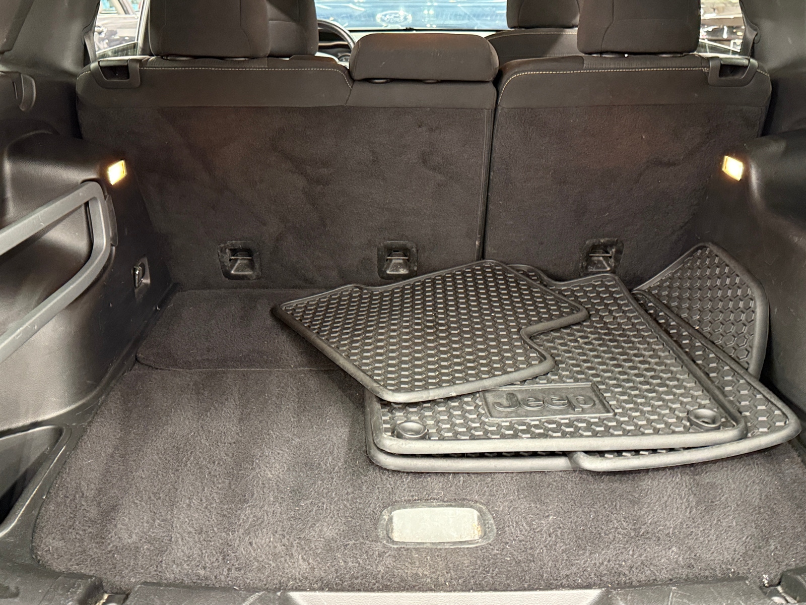 Thumbnail: 2015 Jeep Cherokee - 7