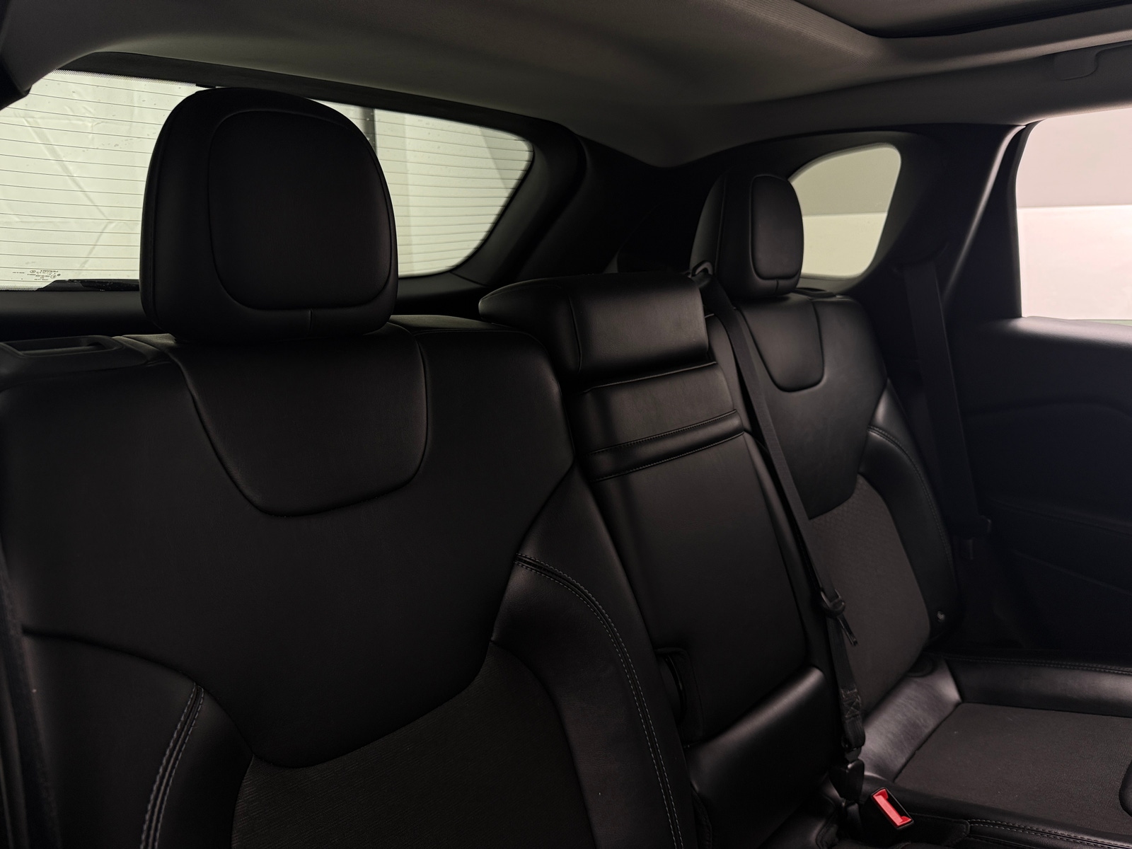 Thumbnail: 2019 Jeep Cherokee - 6