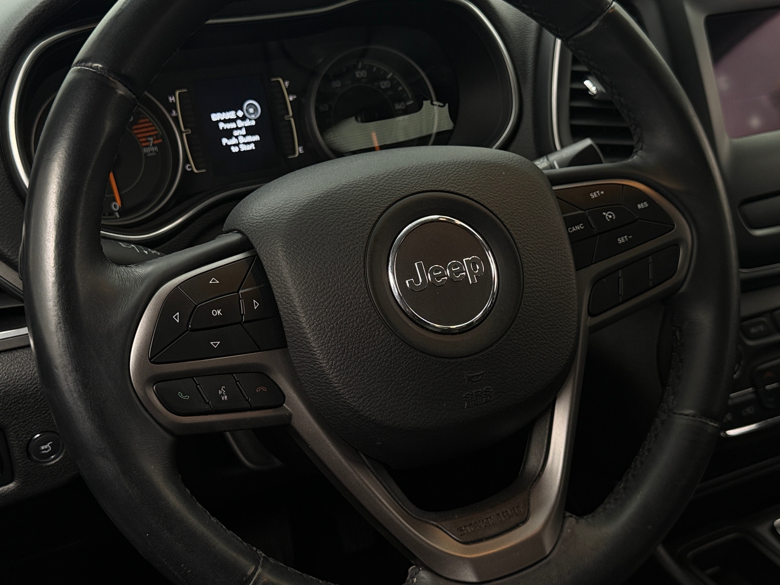 Thumbnail: 2019 Jeep Cherokee - 5