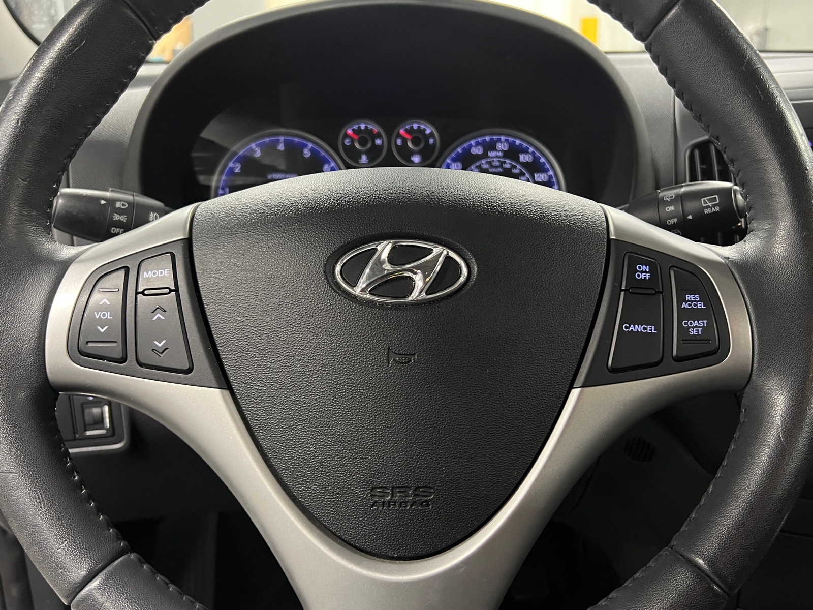 Thumbnail: 2012 Hyundai Elantra - 4