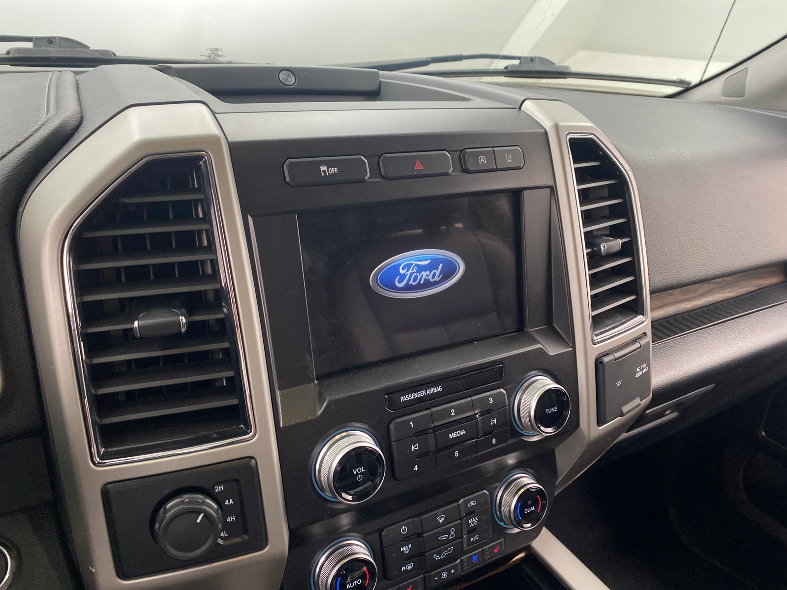 Thumbnail: 2020 Ford Econoline - 3