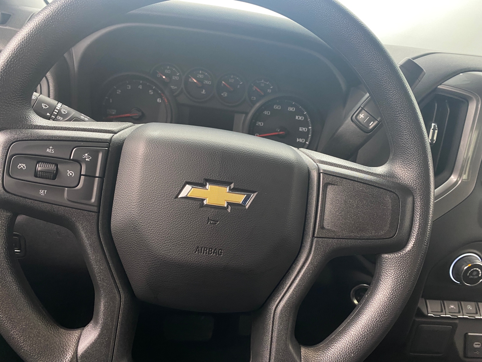 Thumbnail: 2025 Chevrolet Silverado 1500 - 5