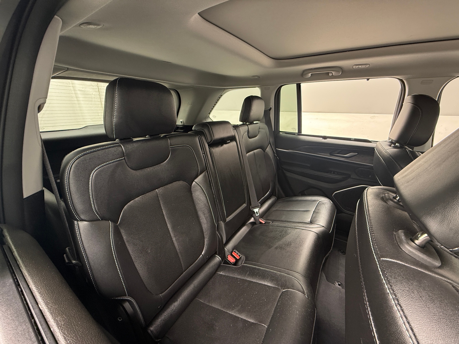 Thumbnail: 2023 Jeep Grand Cherokee - 5