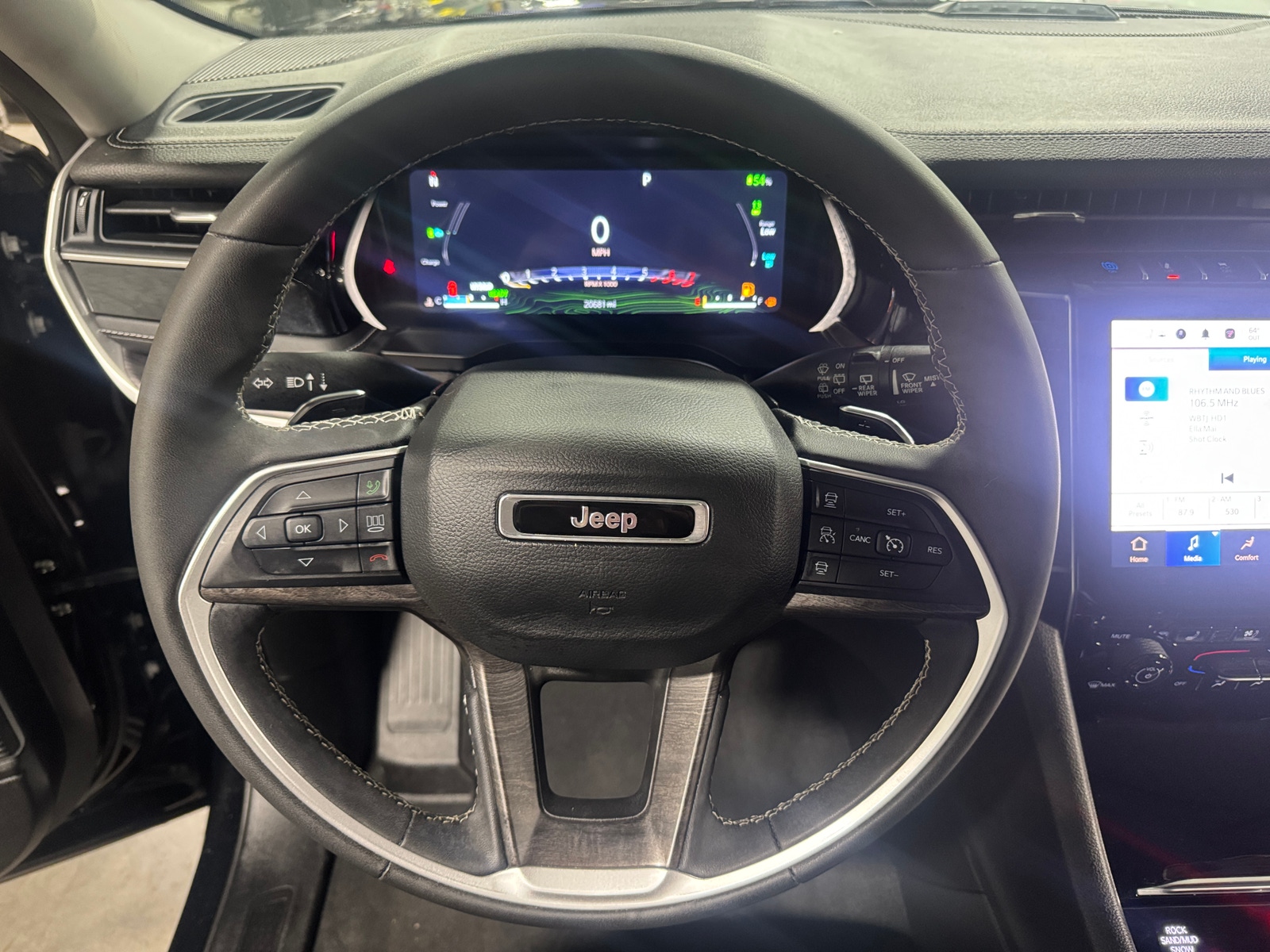 Thumbnail: 2023 Jeep Grand Cherokee - 4