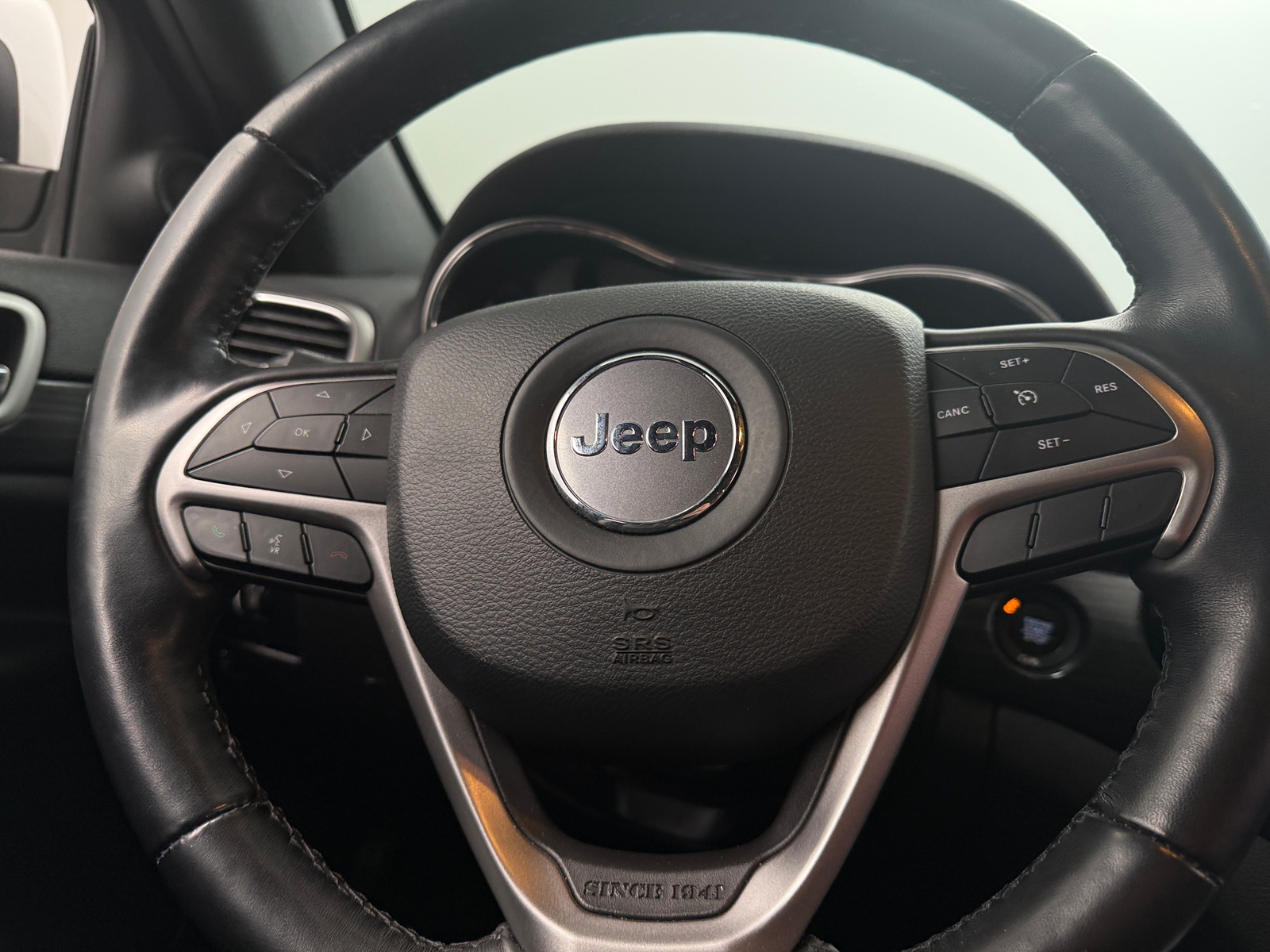 Thumbnail: 2020 Jeep Grand Cherokee - 4