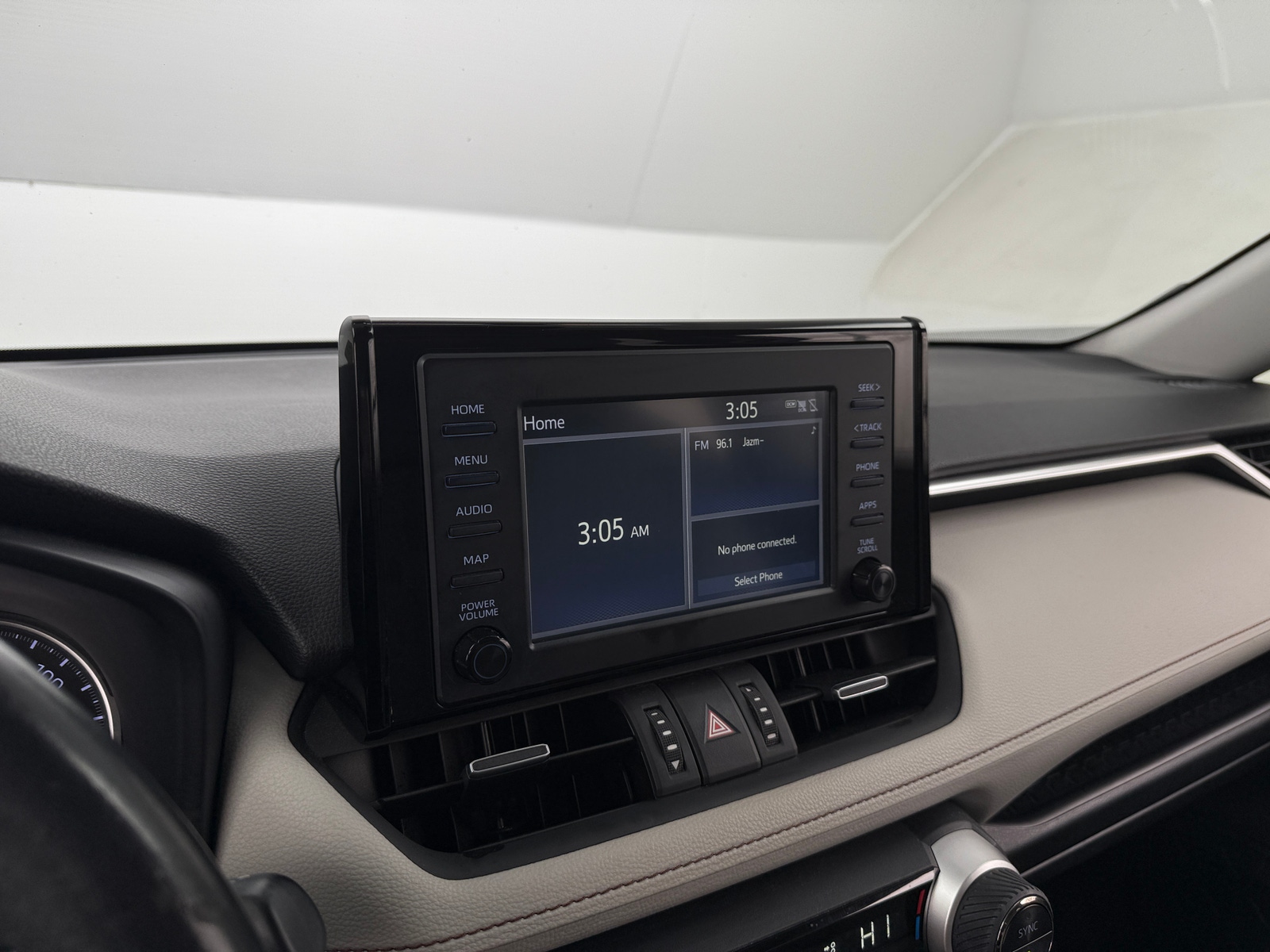 Thumbnail: 2019 Toyota RAV4 - 4