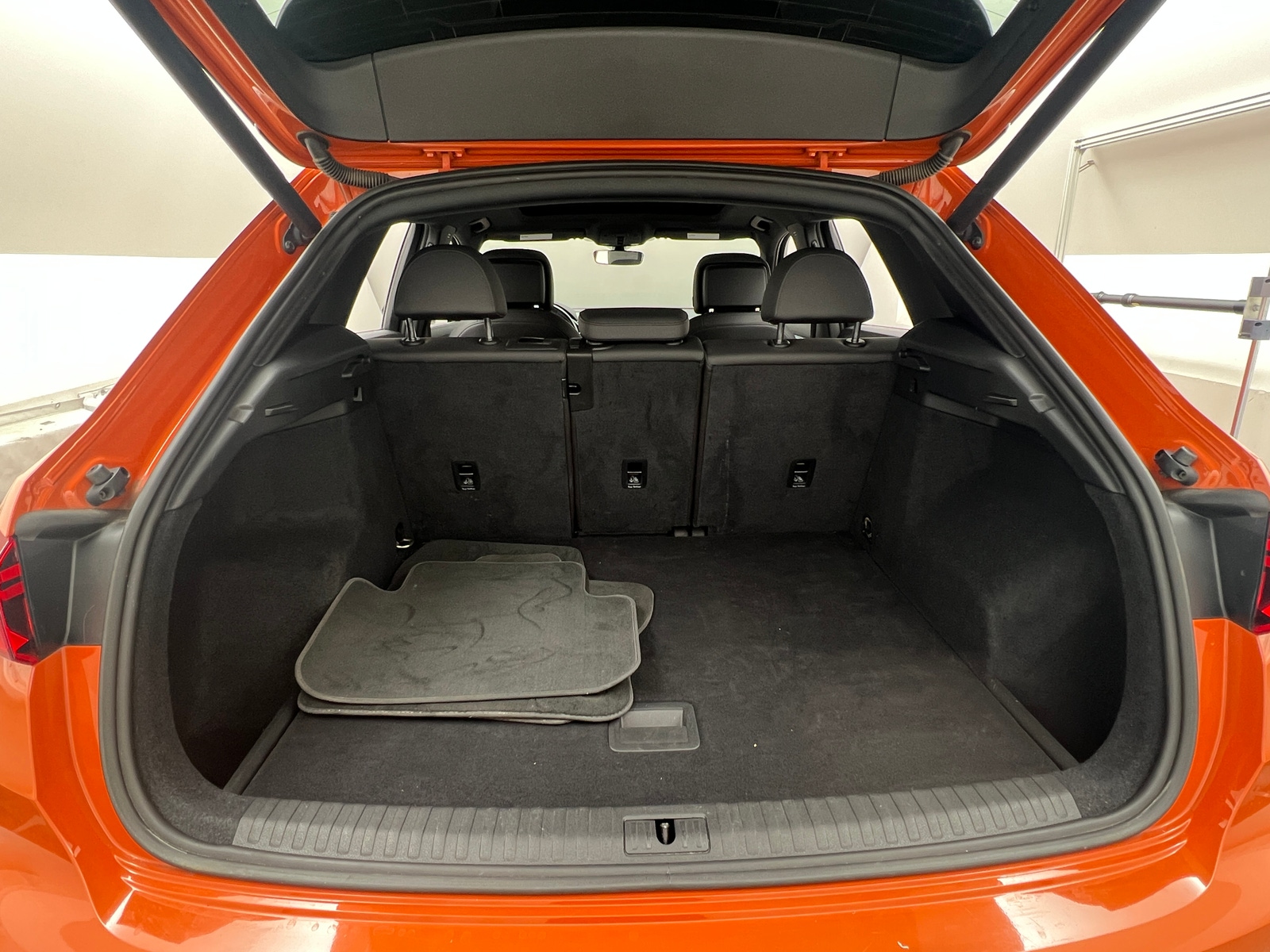 Thumbnail: 2019 Audi Q3 - 6