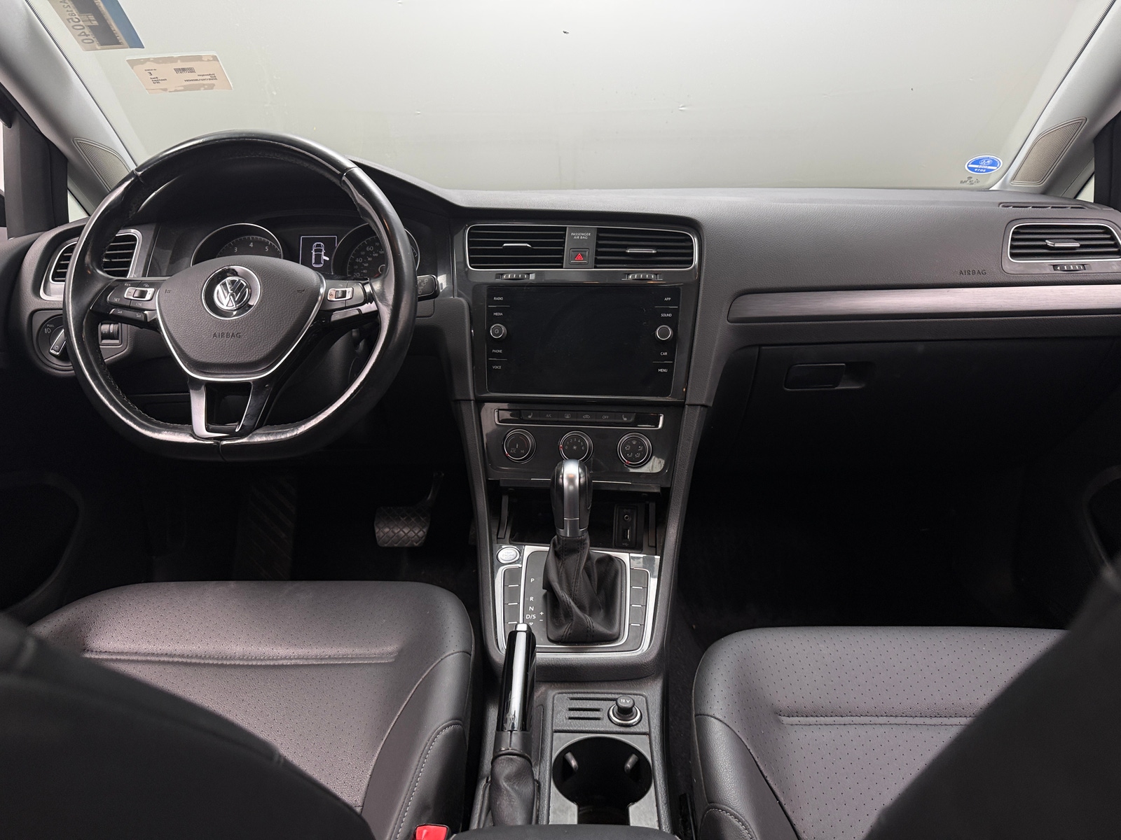 Thumbnail: 2018 Volkswagen Golf - 2