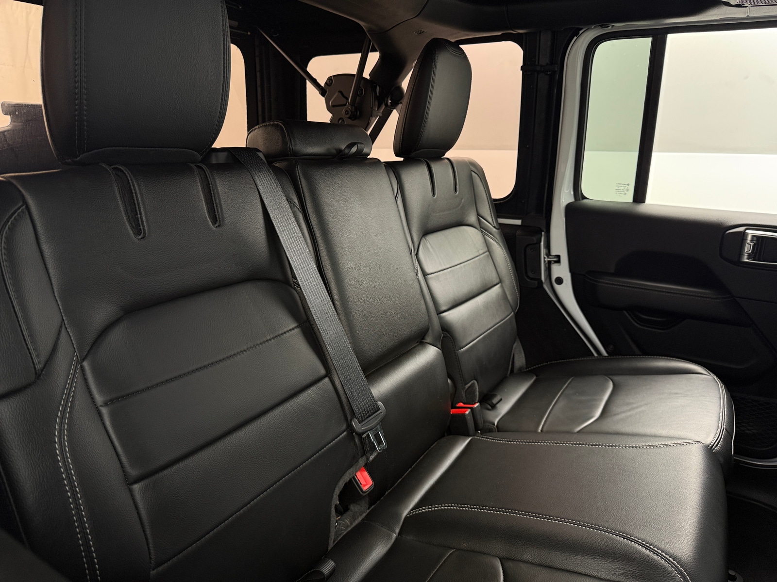 Thumbnail: 2022 Jeep Wrangler - 5