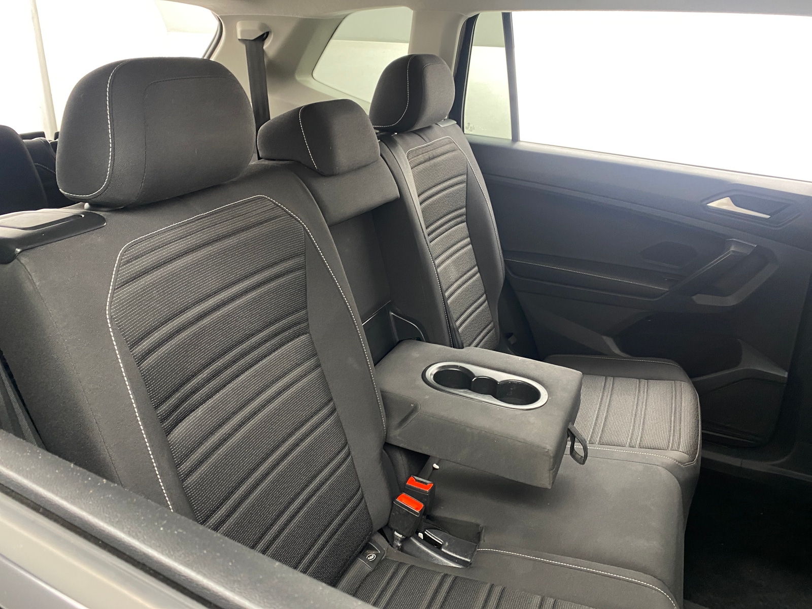 Thumbnail: 2022 Volkswagen Tiguan - 6