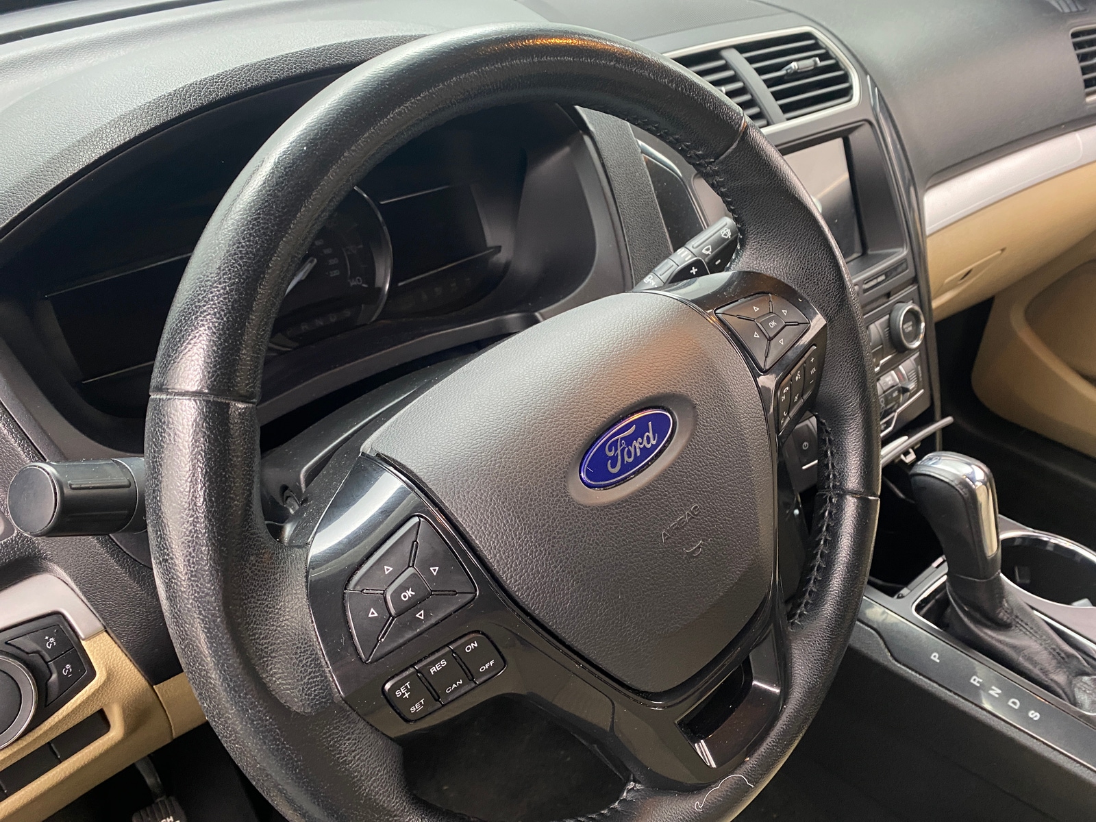 Thumbnail: 2017 Ford Explorer - 5
