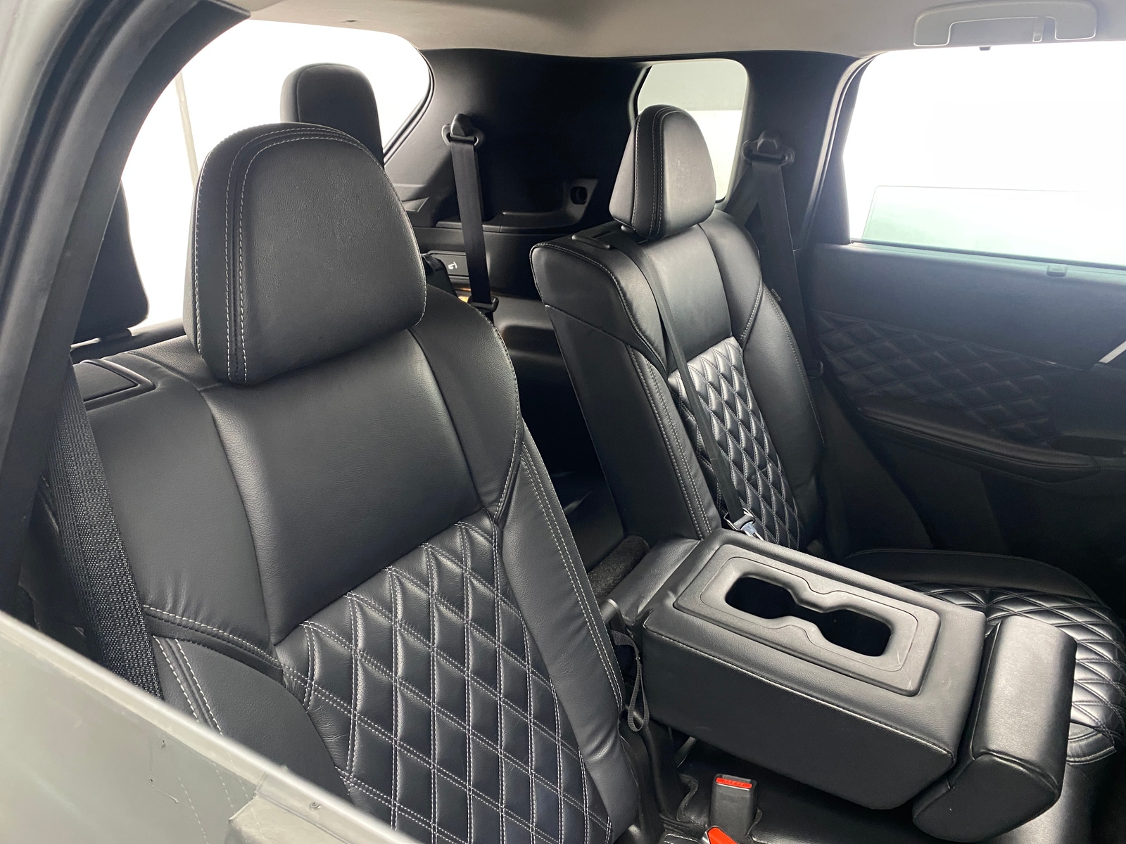 Thumbnail: 2023 Mitsubishi Outlander - 5