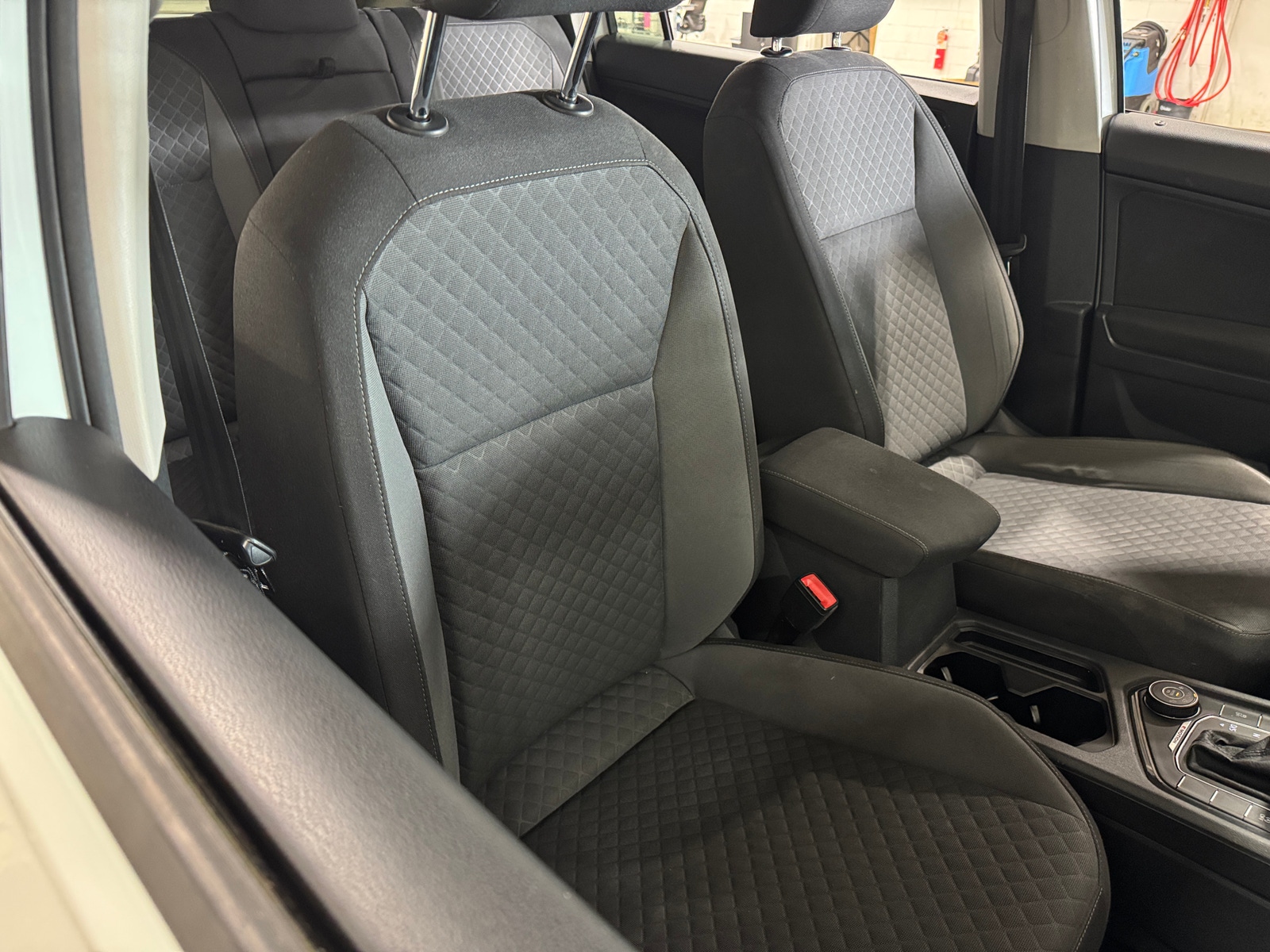 Thumbnail: 2018 Volkswagen Tiguan - 2