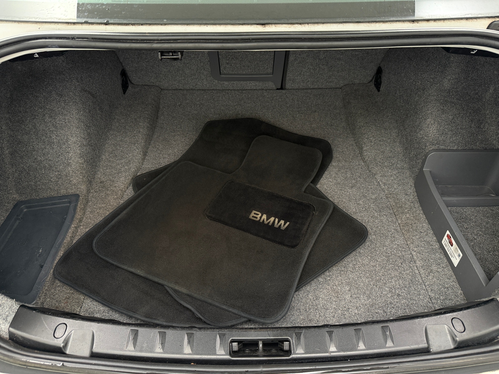 Thumbnail: 2011 BMW 3 Series - 4