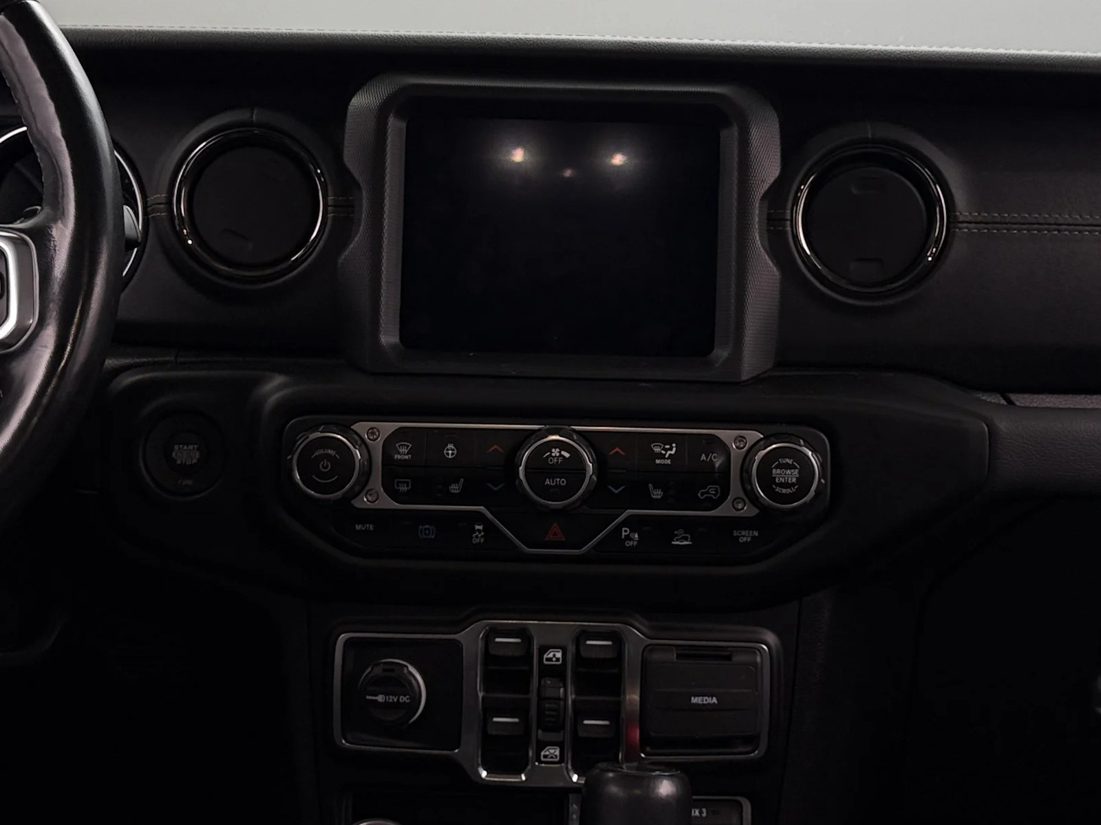 Thumbnail: 2021 Jeep Wrangler - 3