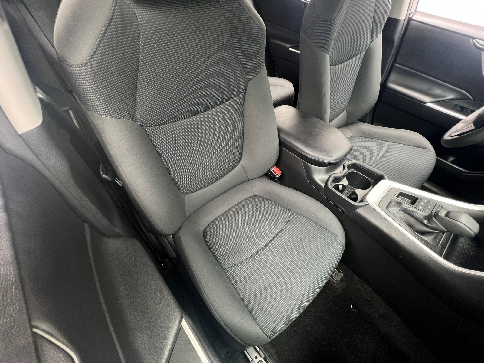 Thumbnail: 2020 Toyota RAV4 - 2