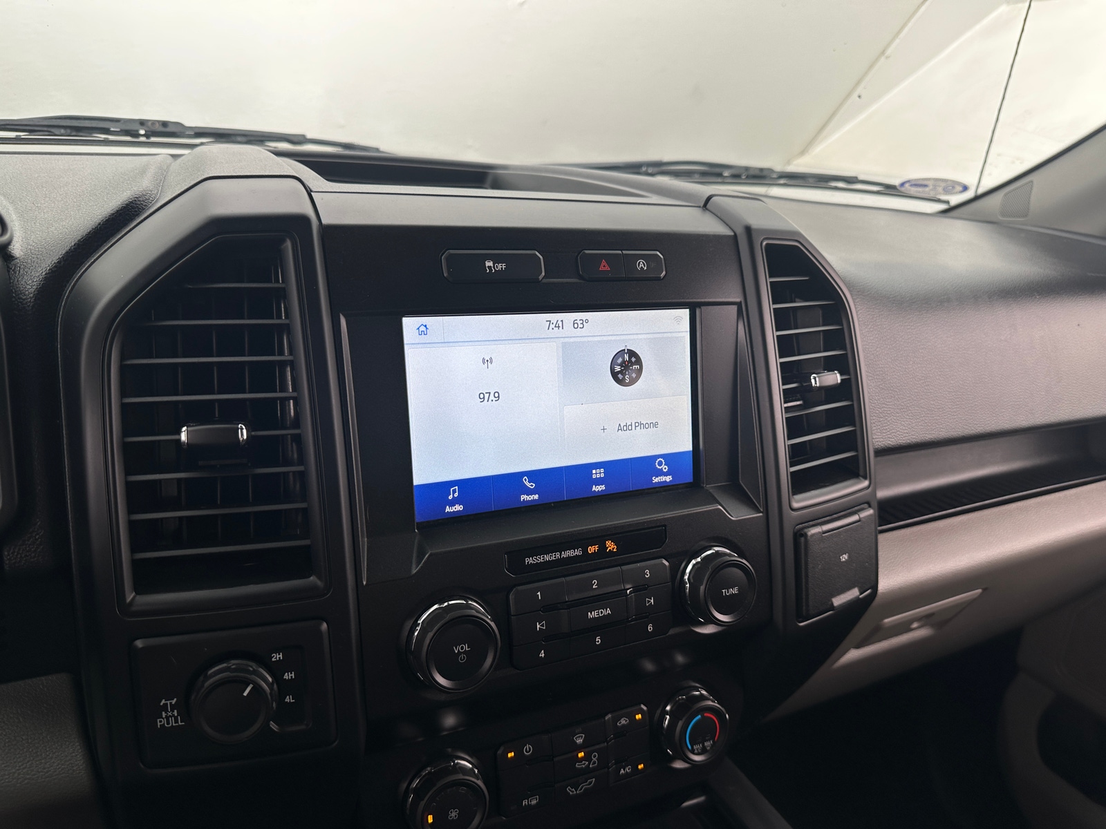 Thumbnail: 2019 Ford Econoline - 4