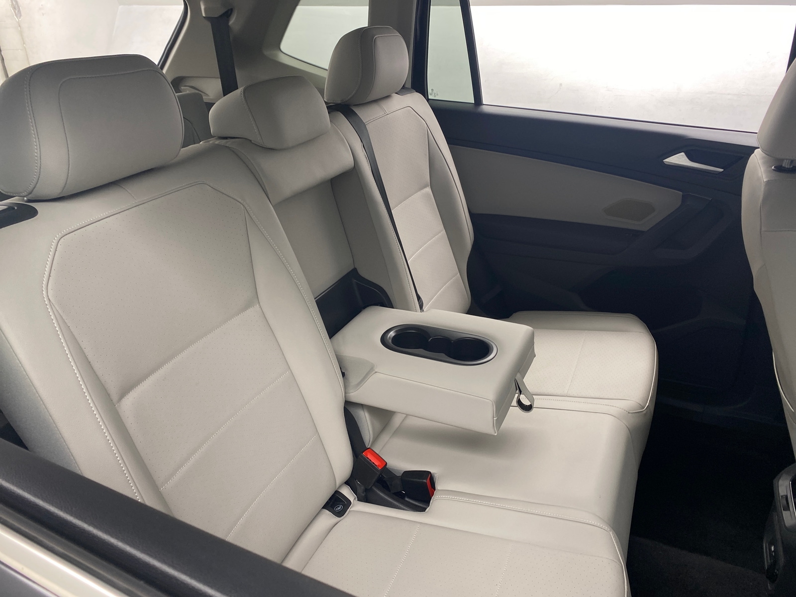 Thumbnail: 2021 Volkswagen Tiguan - 5