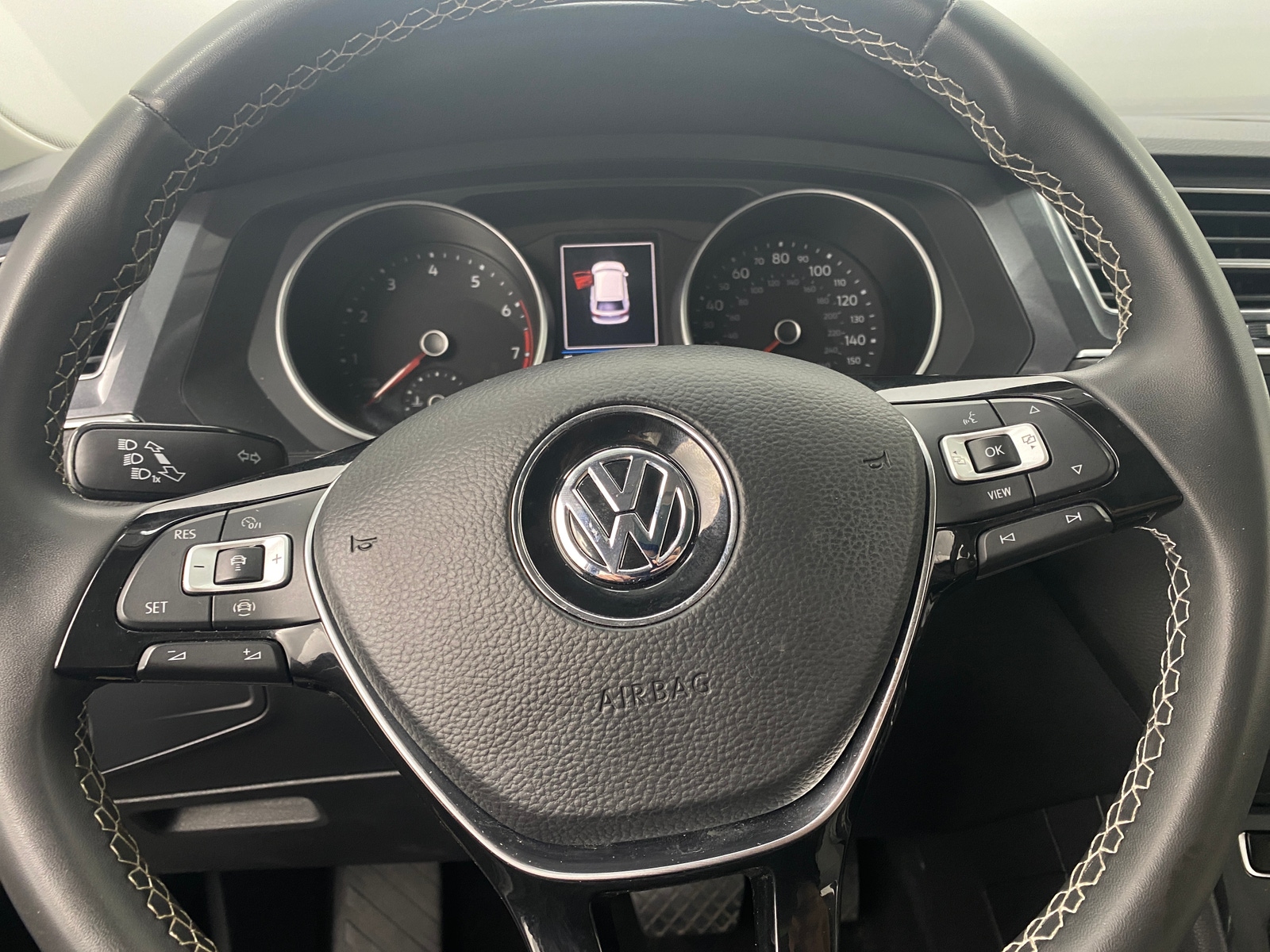 Thumbnail: 2021 Volkswagen Tiguan - 4