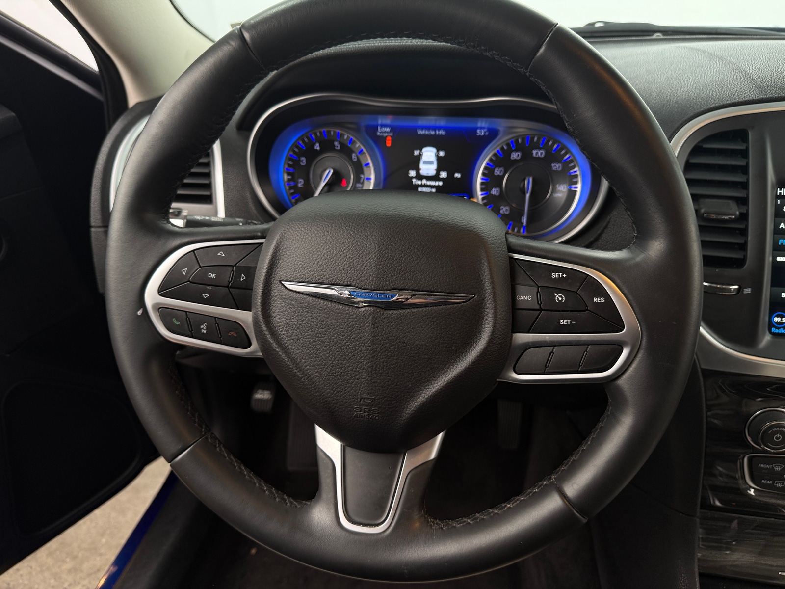 Thumbnail: 2018 Chrysler 300 - 4