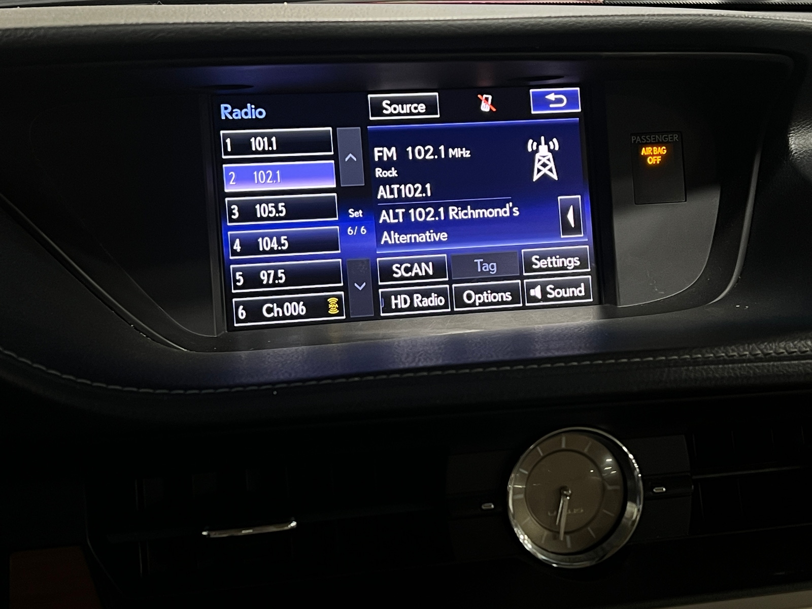 Thumbnail: 2015 Lexus ES - 3