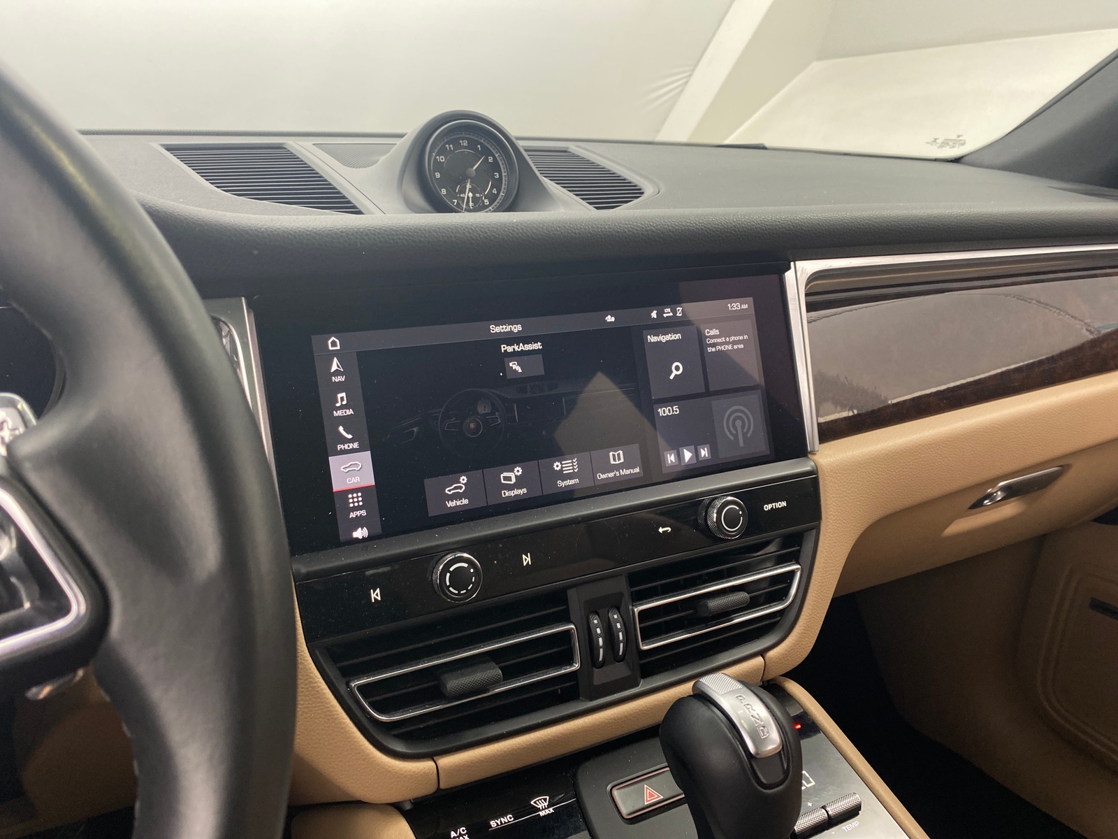 Thumbnail: 2022 Porsche Macan - 3