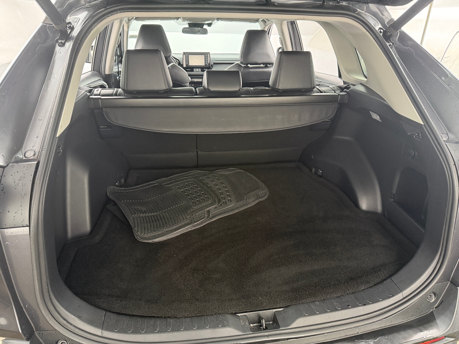 Thumbnail: 2019 Toyota RAV4 - 6