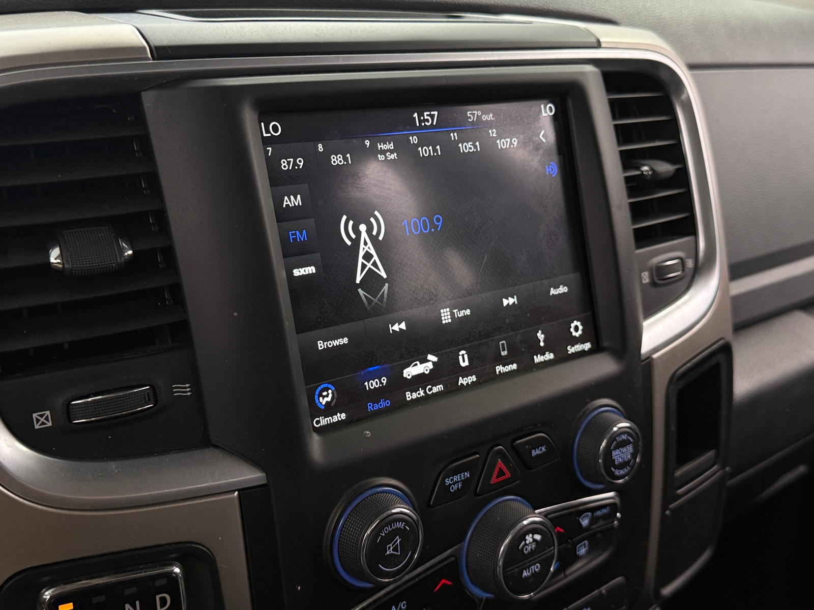 Thumbnail: 2019 RAM 1500 Classic - 4