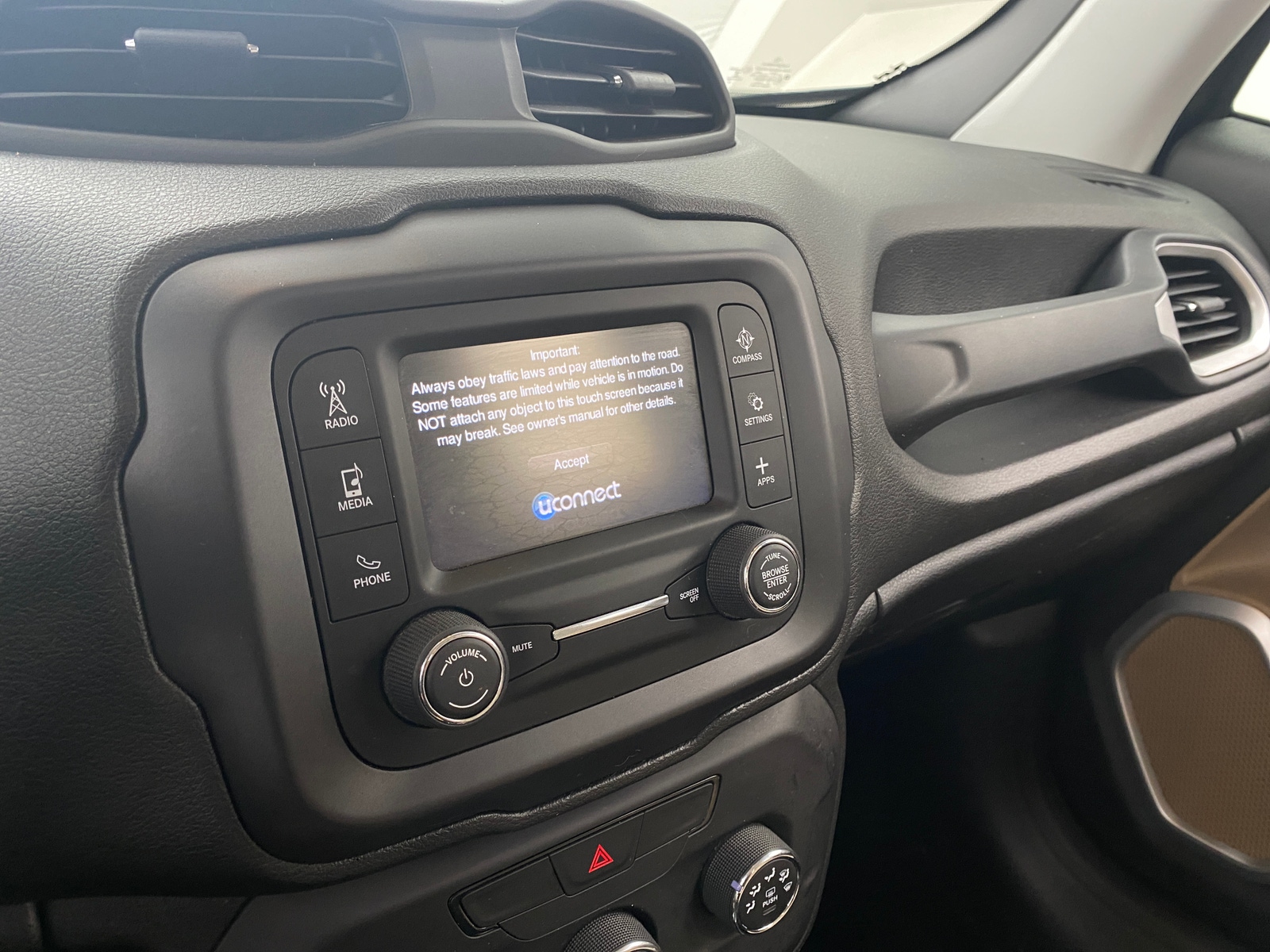 Thumbnail: 2019 Jeep Renegade - 4