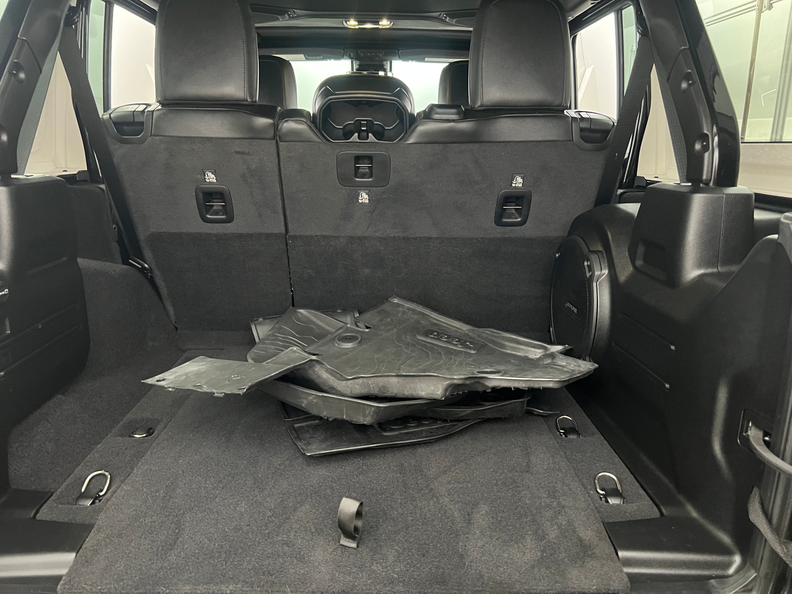 Thumbnail: 2021 Jeep Wrangler - 6