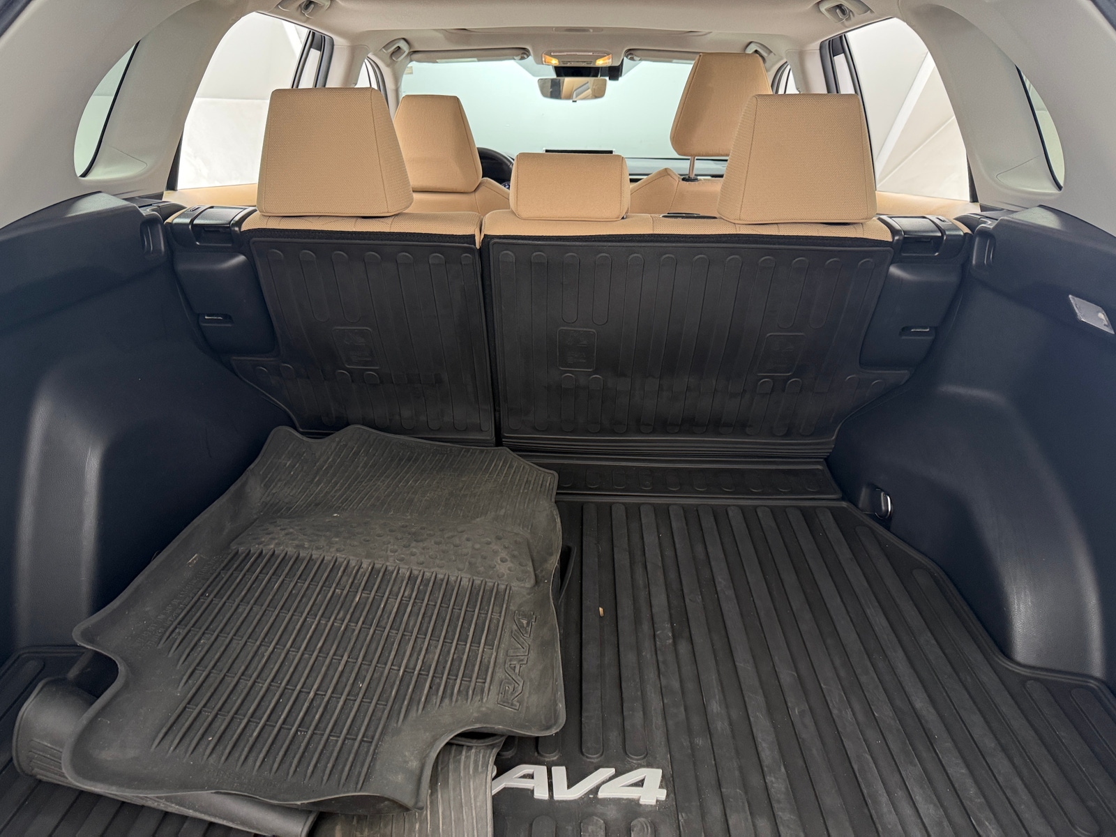 Thumbnail: 2021 Toyota RAV4 - 7