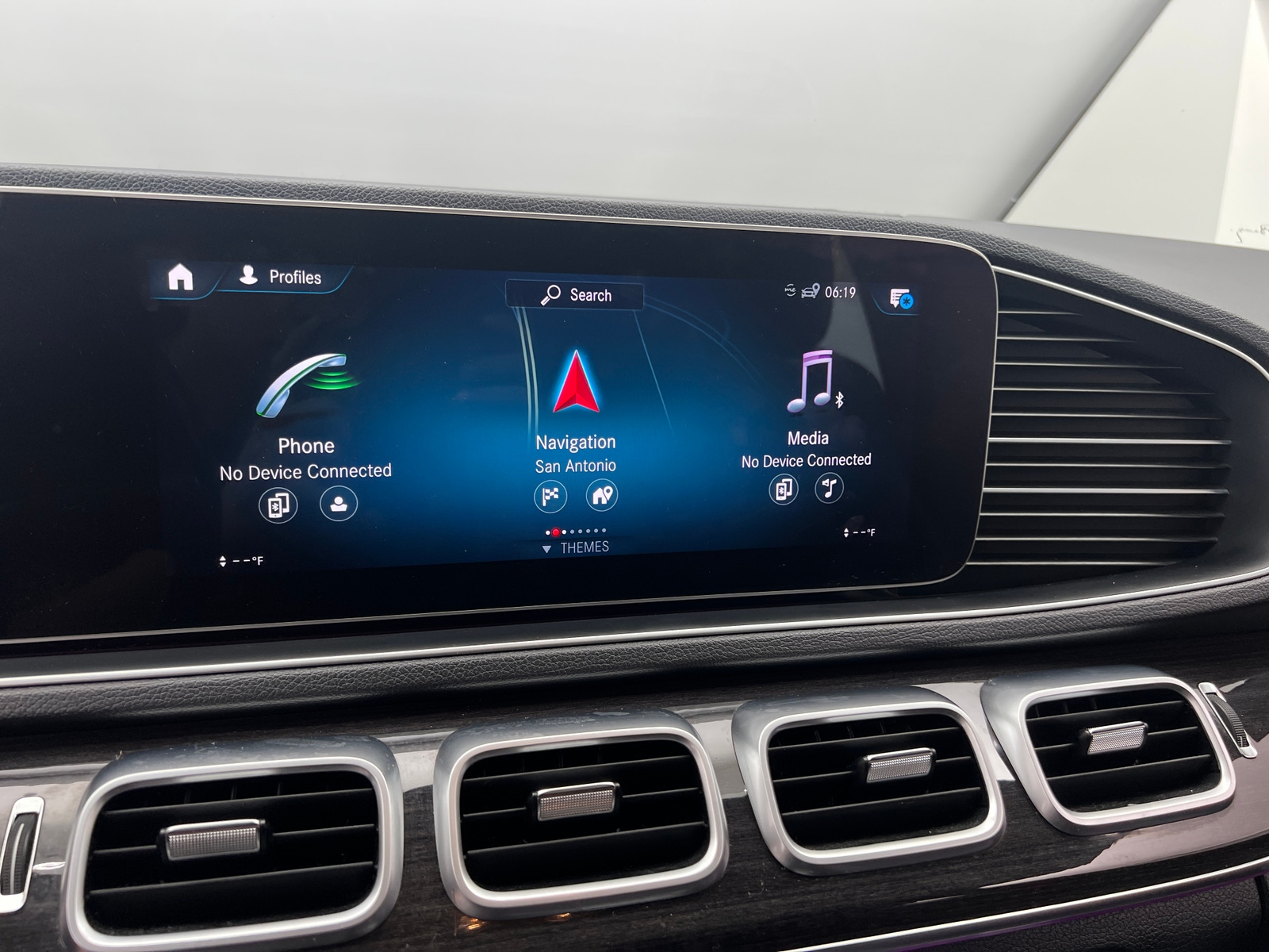 Thumbnail: 2020 Mercedes-Benz GLE - 3