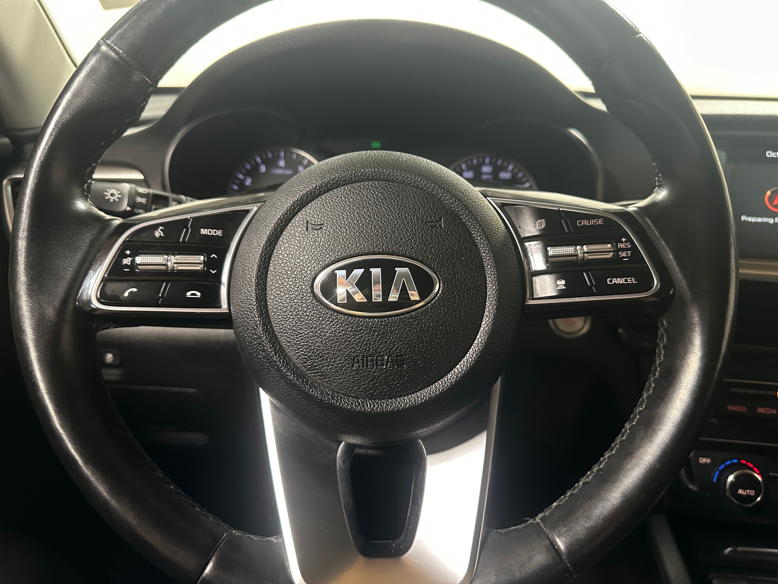 Thumbnail: 2020 Kia Optima - 4