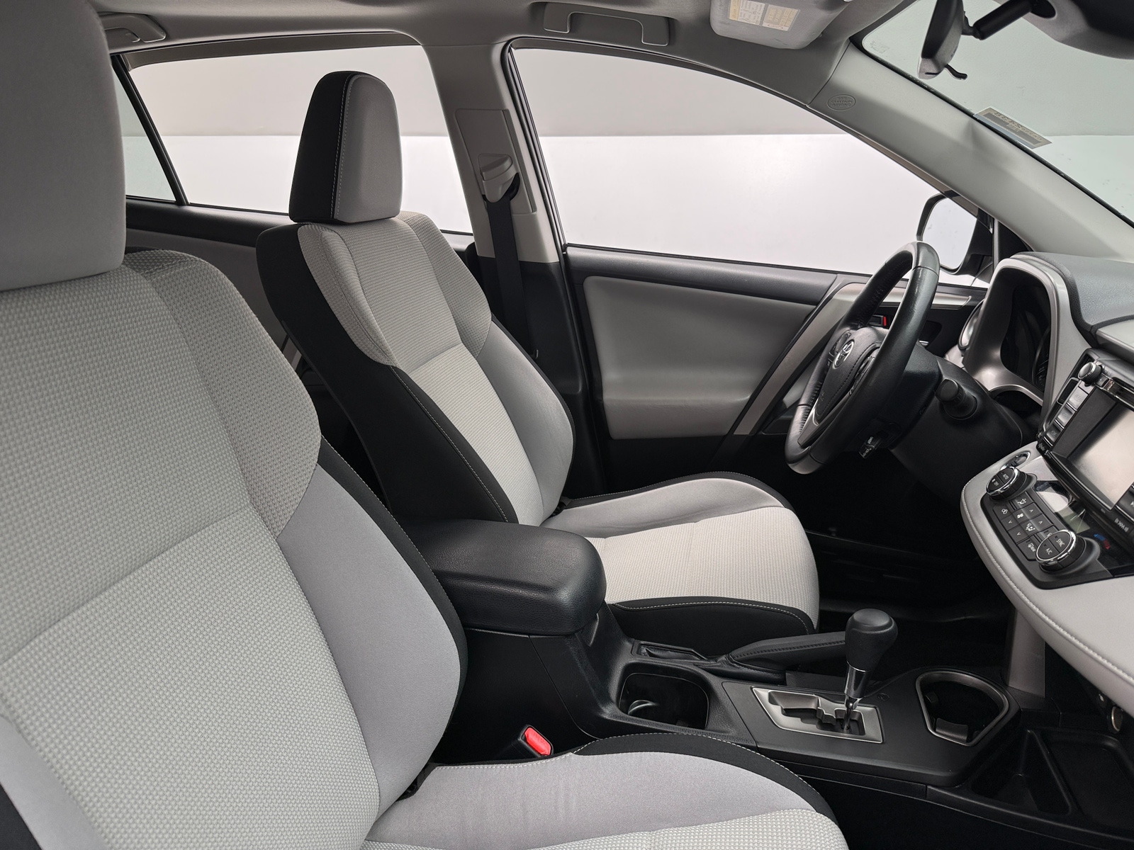 Thumbnail: 2018 Toyota RAV4 - 2