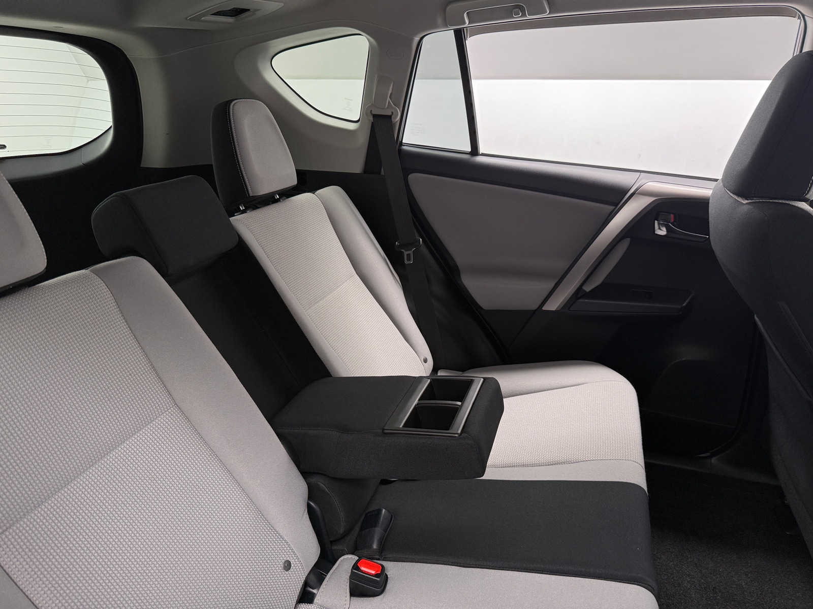 Thumbnail: 2018 Toyota RAV4 - 6