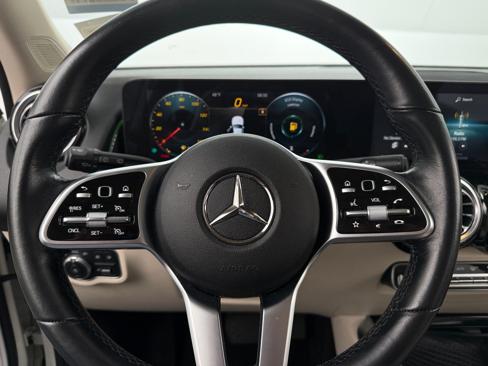 Thumbnail: 2022 Mercedes-Benz GLB - 4