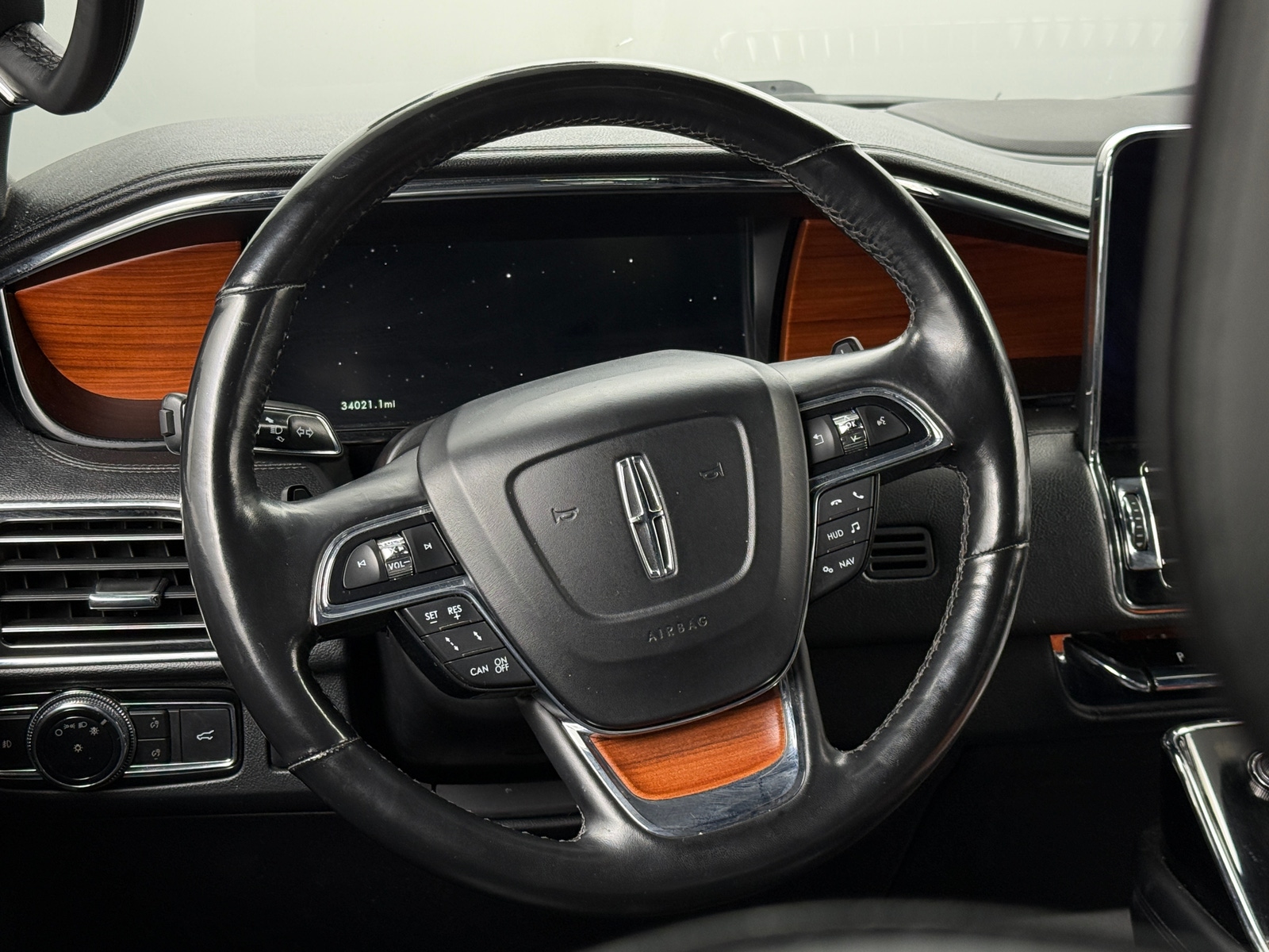 Thumbnail: 2019 Lincoln Navigator L - 4