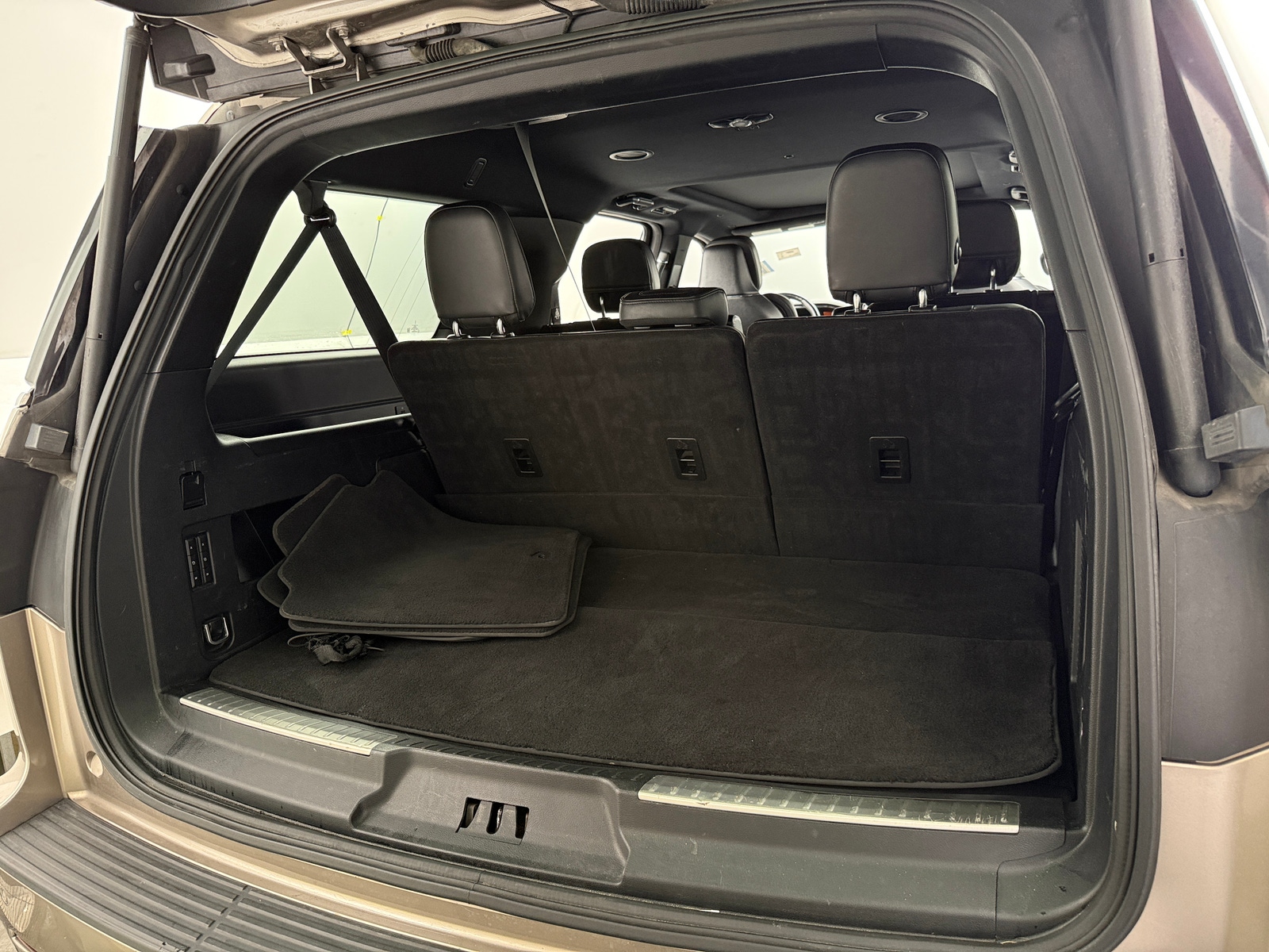 Thumbnail: 2019 Lincoln Navigator L - 6
