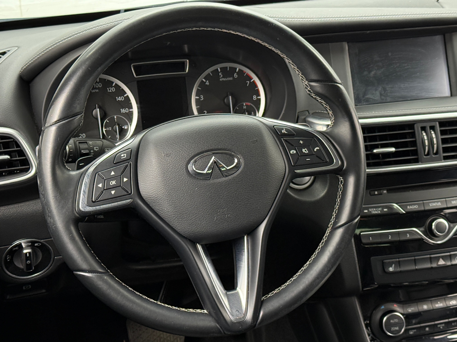 Thumbnail: 2017 INFINITI QX30 - 4