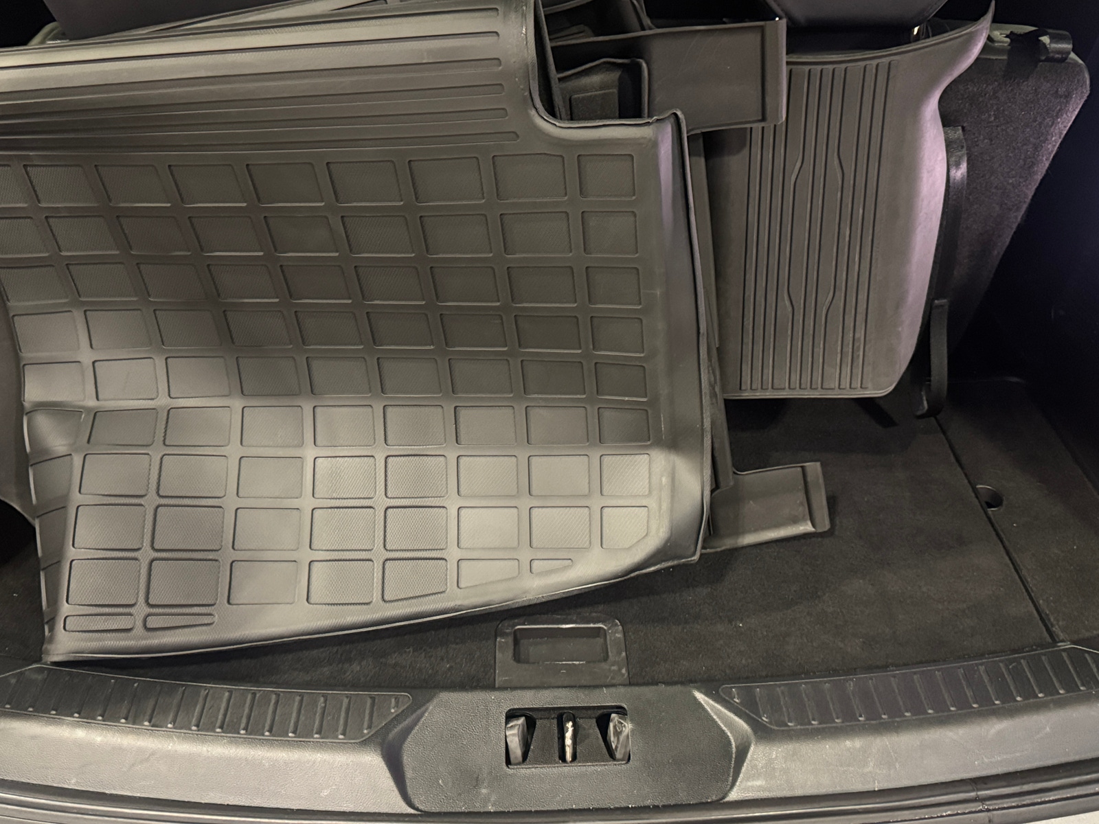 Thumbnail: 2021 Ford Explorer - 7