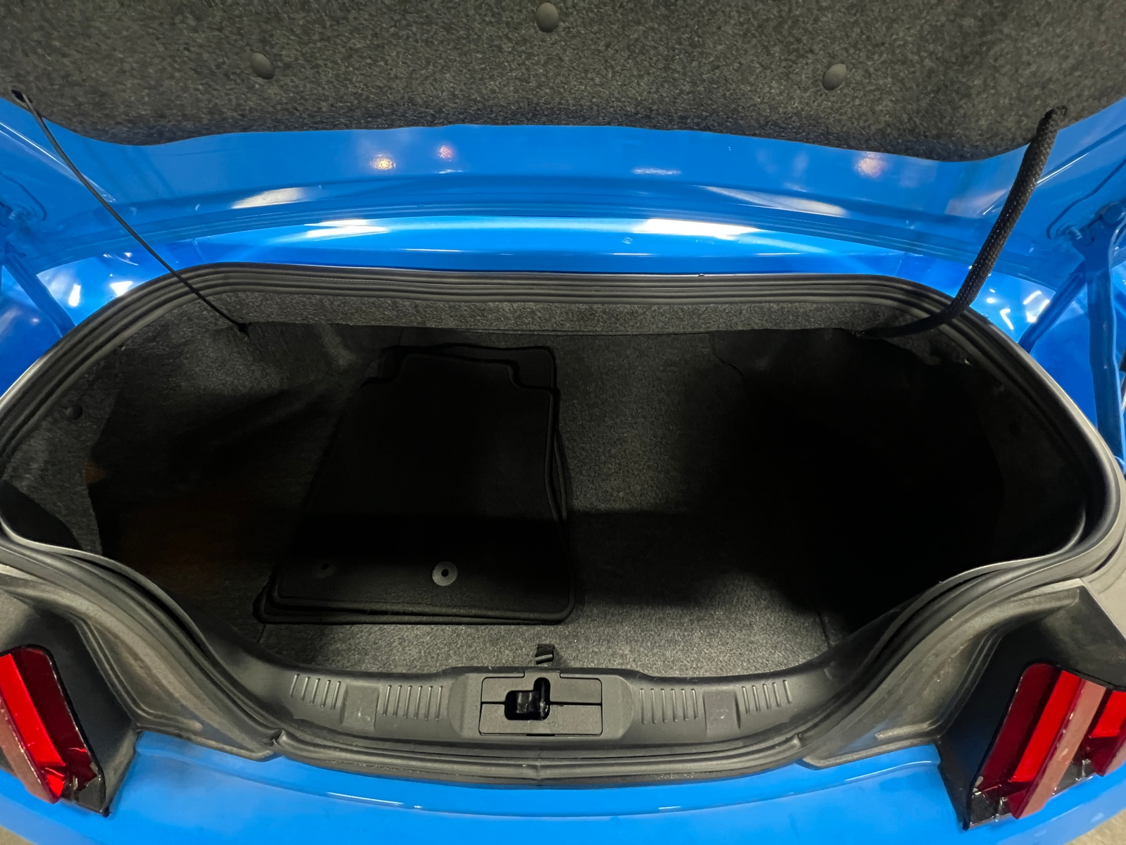 Thumbnail: 2017 Ford Mustang - 6