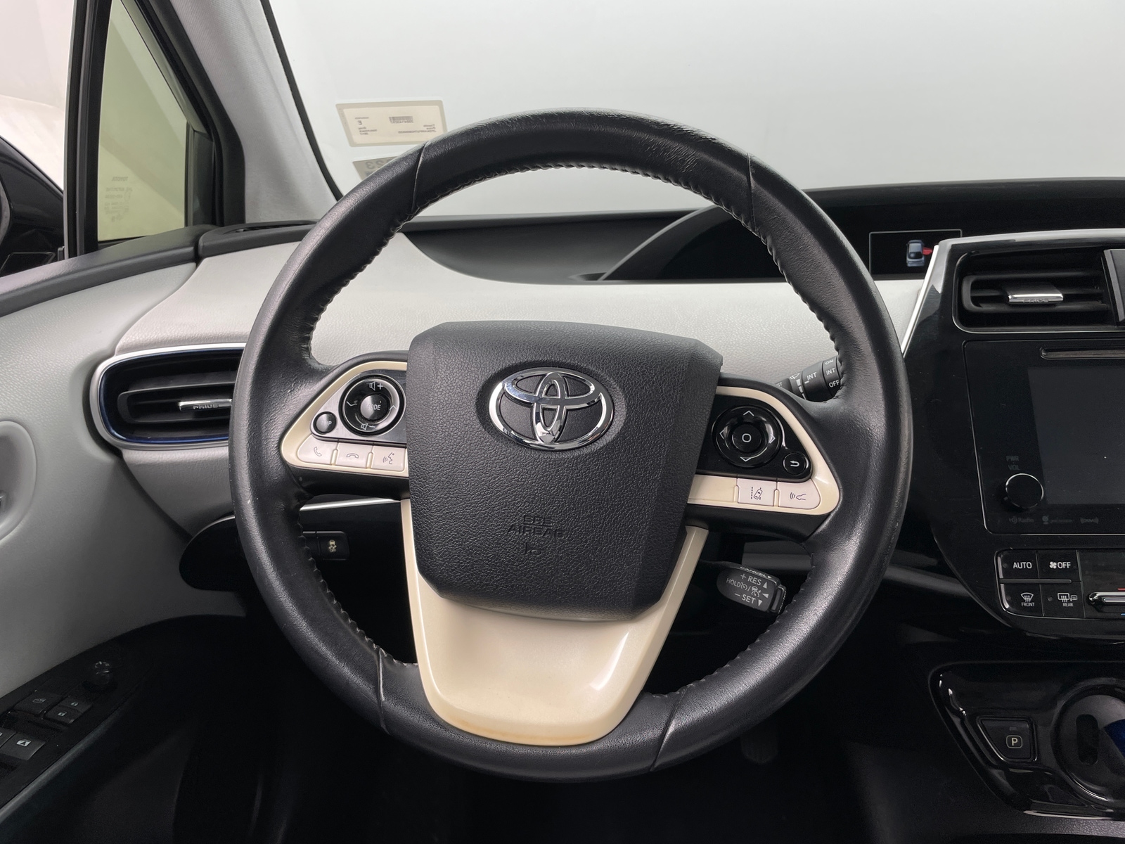 Thumbnail: 2017 Toyota Prius - 5