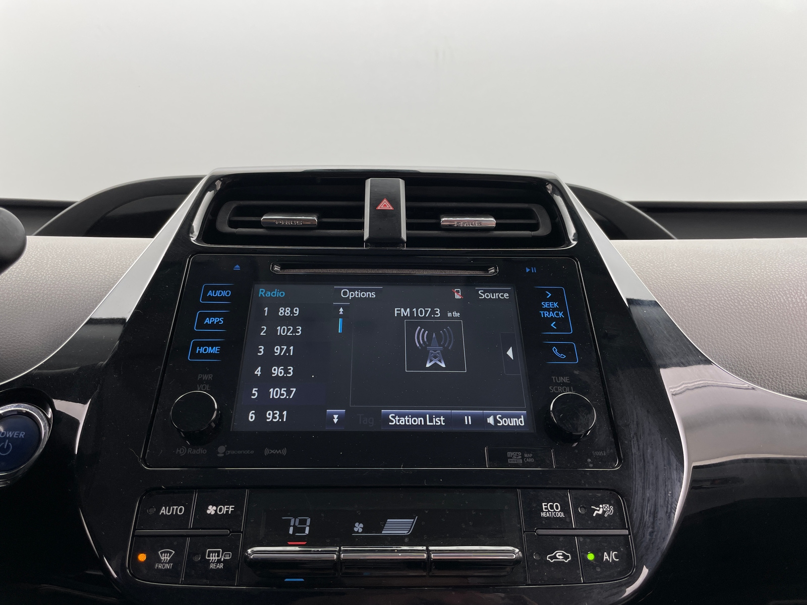 Thumbnail: 2017 Toyota Prius - 4