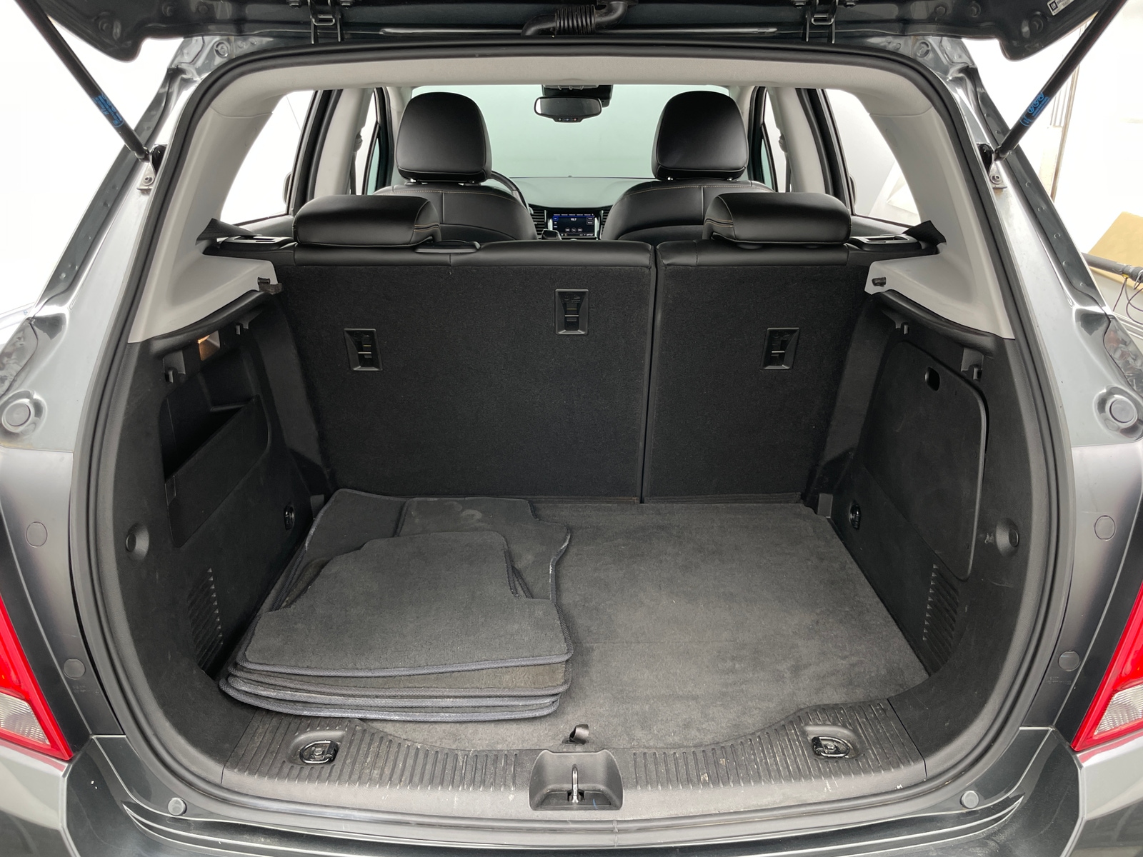 Thumbnail: 2020 Chevrolet Trax - 6