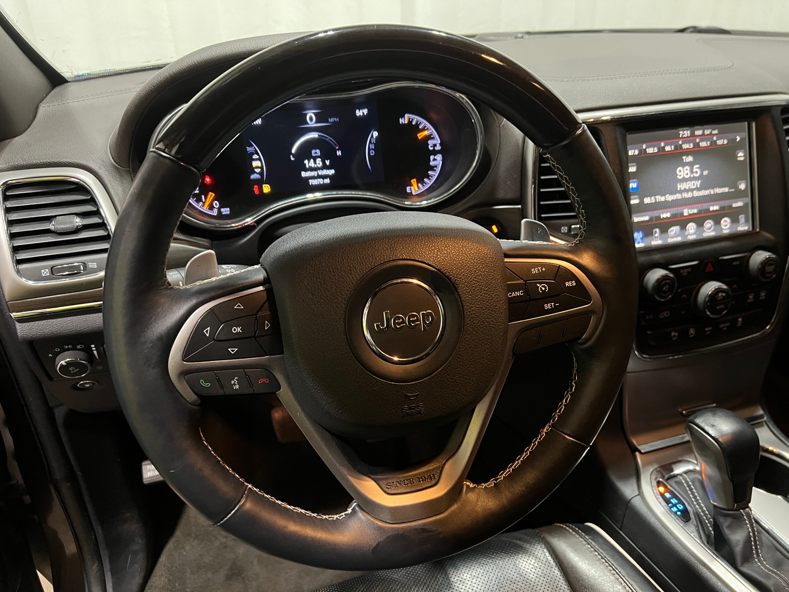Thumbnail: 2017 Jeep Grand Cherokee - 4