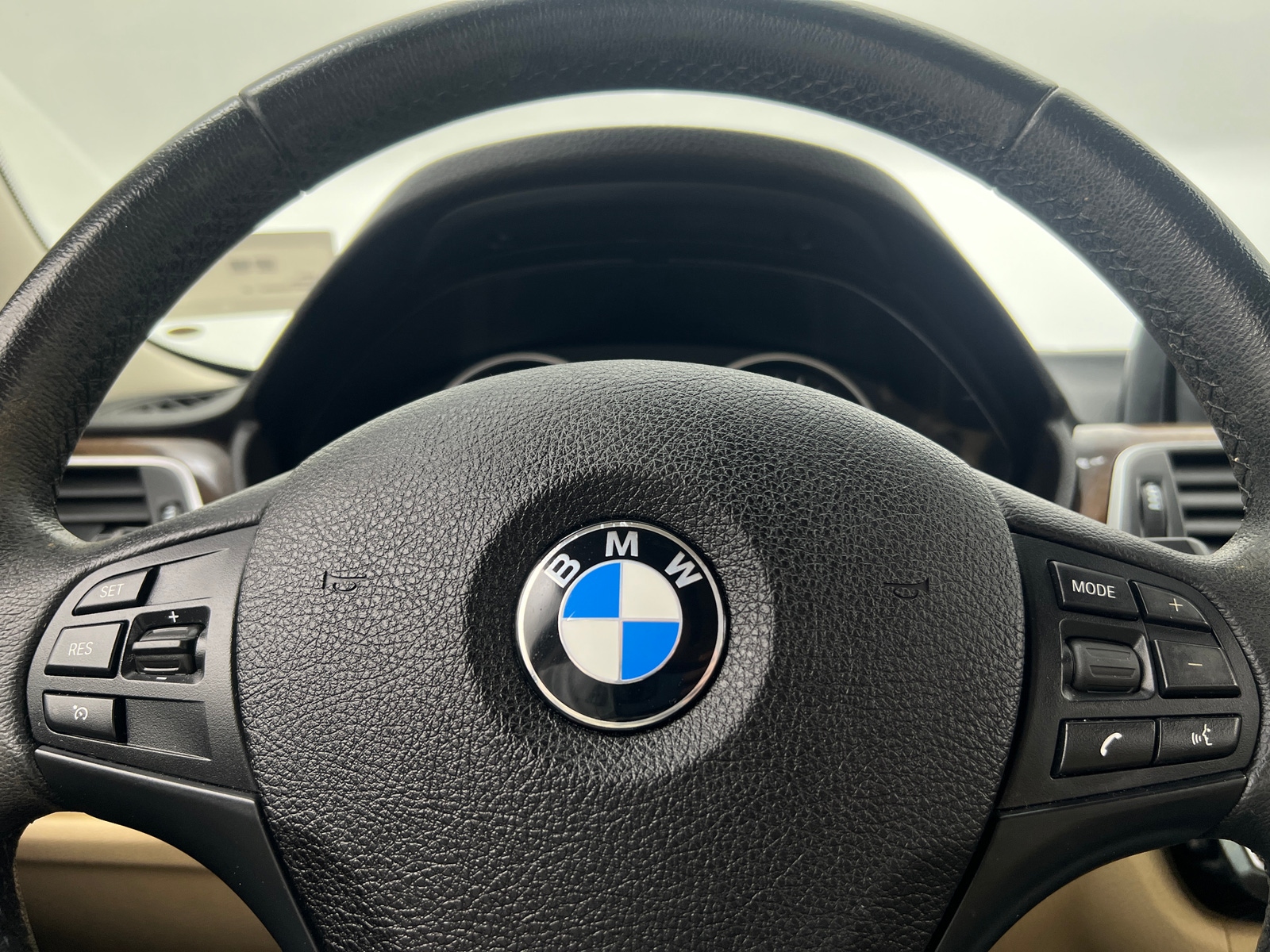 Thumbnail: 2017 BMW 3 Series - 4
