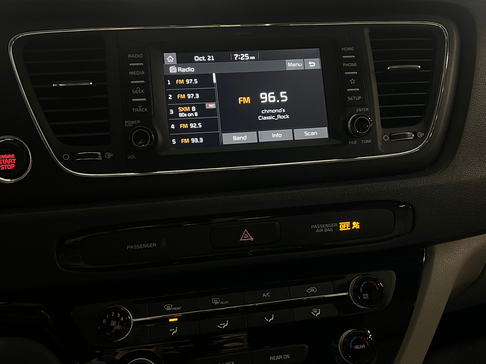 Thumbnail: 2019 Kia Sedona - 3