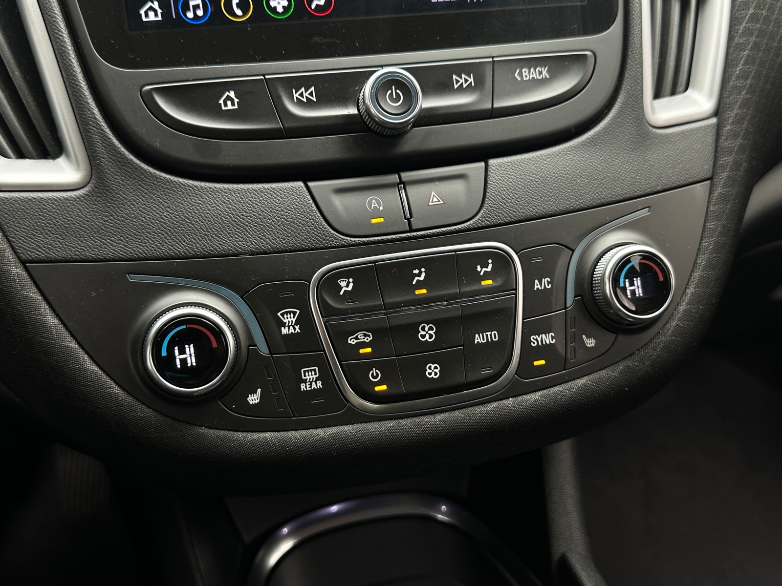 Thumbnail: 2024 Chevrolet Malibu - 4